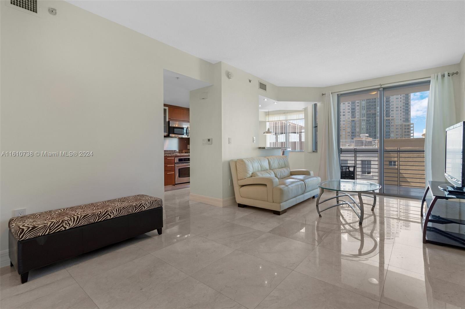 THE COSMOPOLITAN RESIDENC - Residential Lease