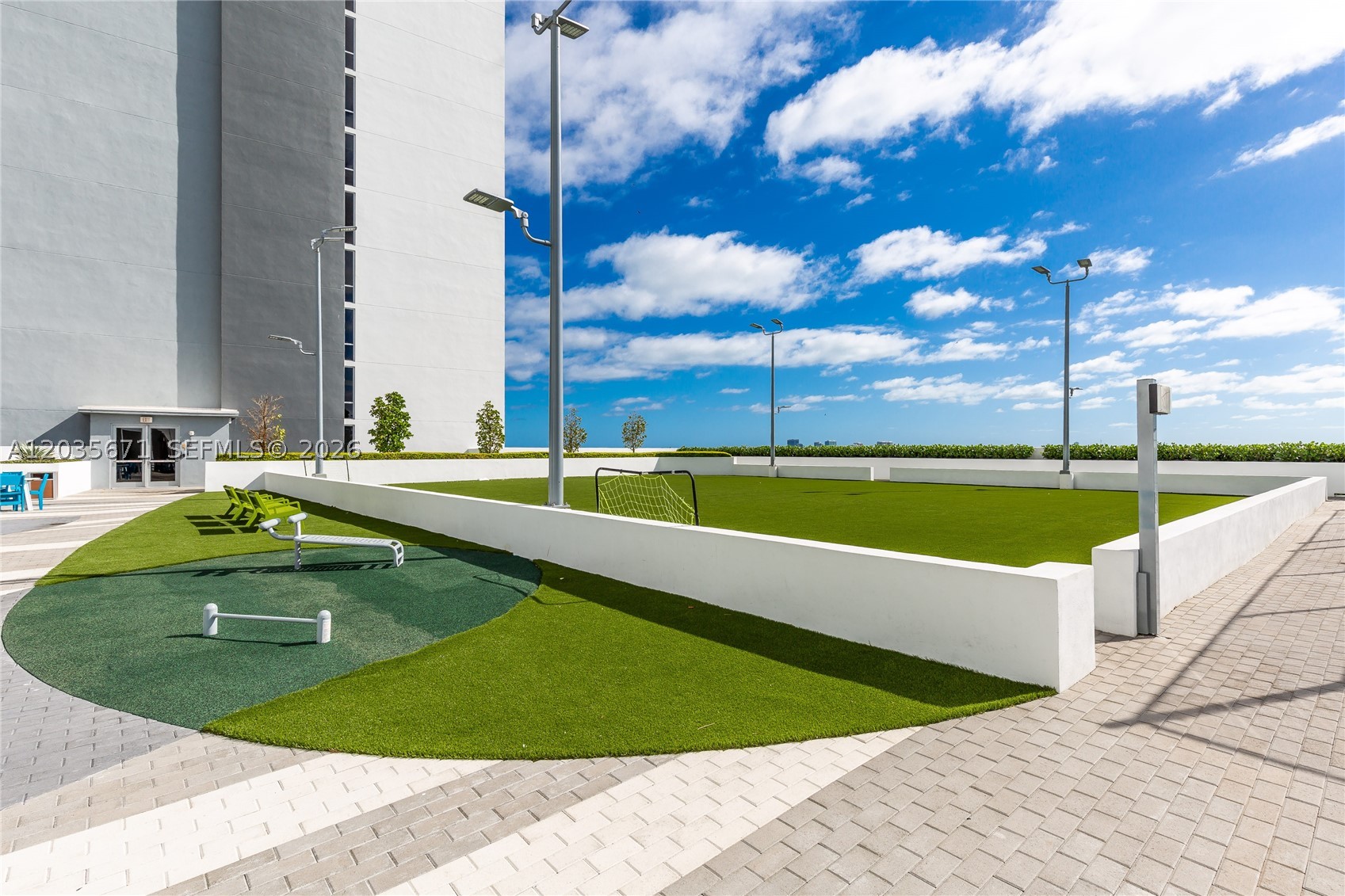 THE HARBOUR NORTH CONDO - Residential
