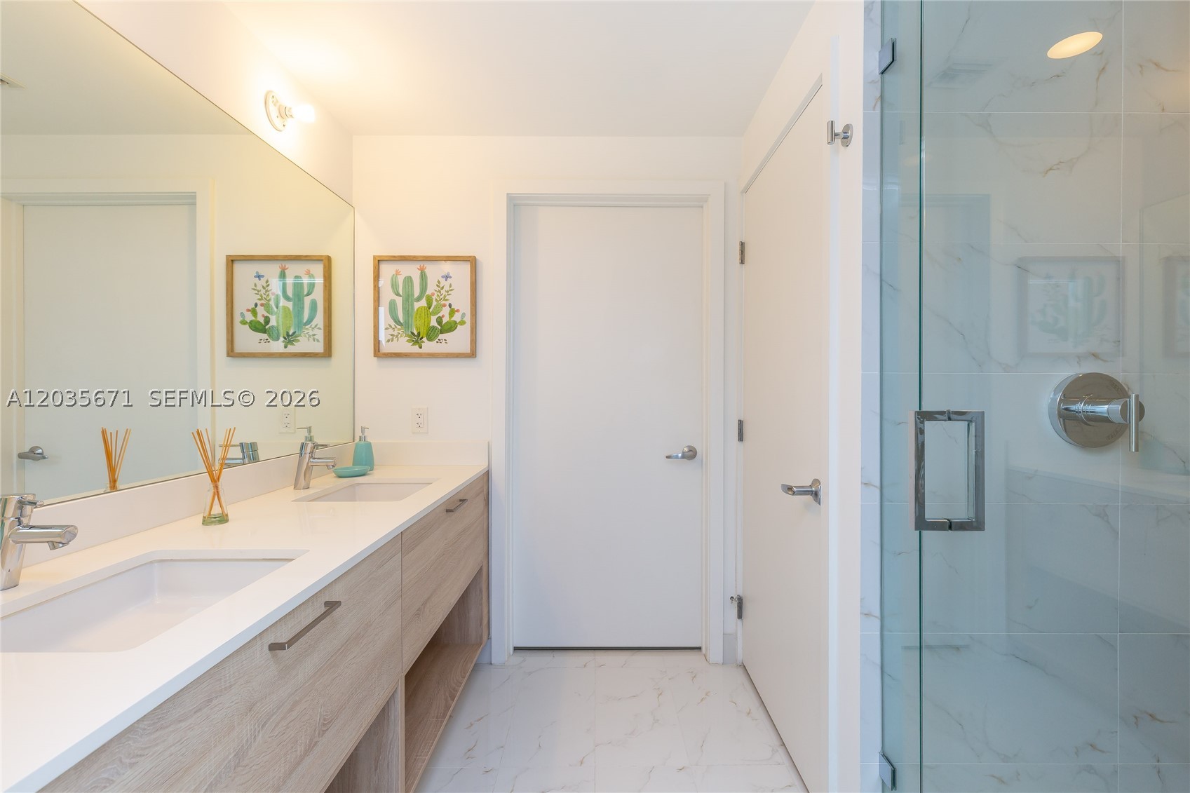 THE HARBOUR NORTH CONDO - Residential