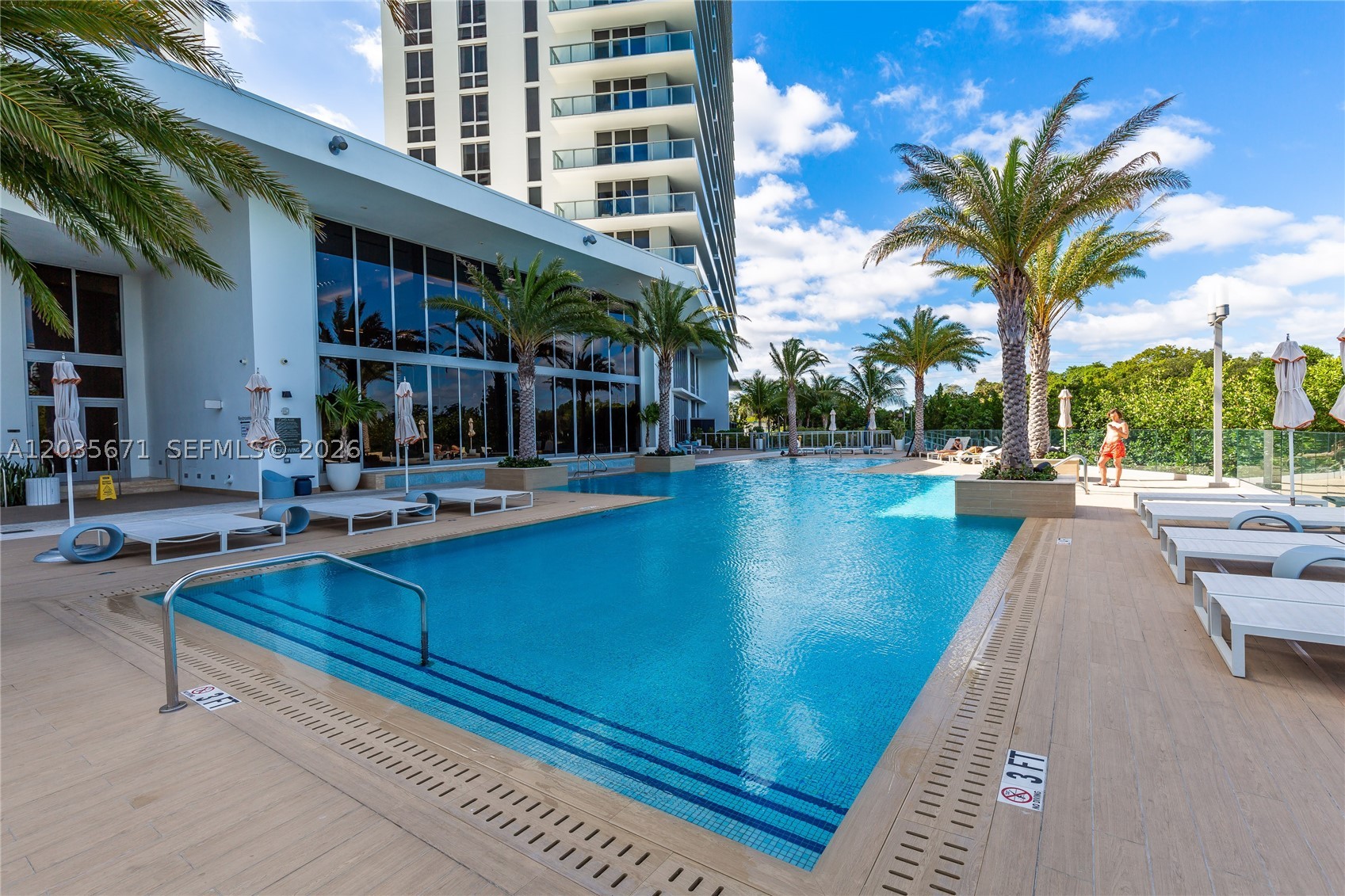 THE HARBOUR NORTH CONDO - Residential