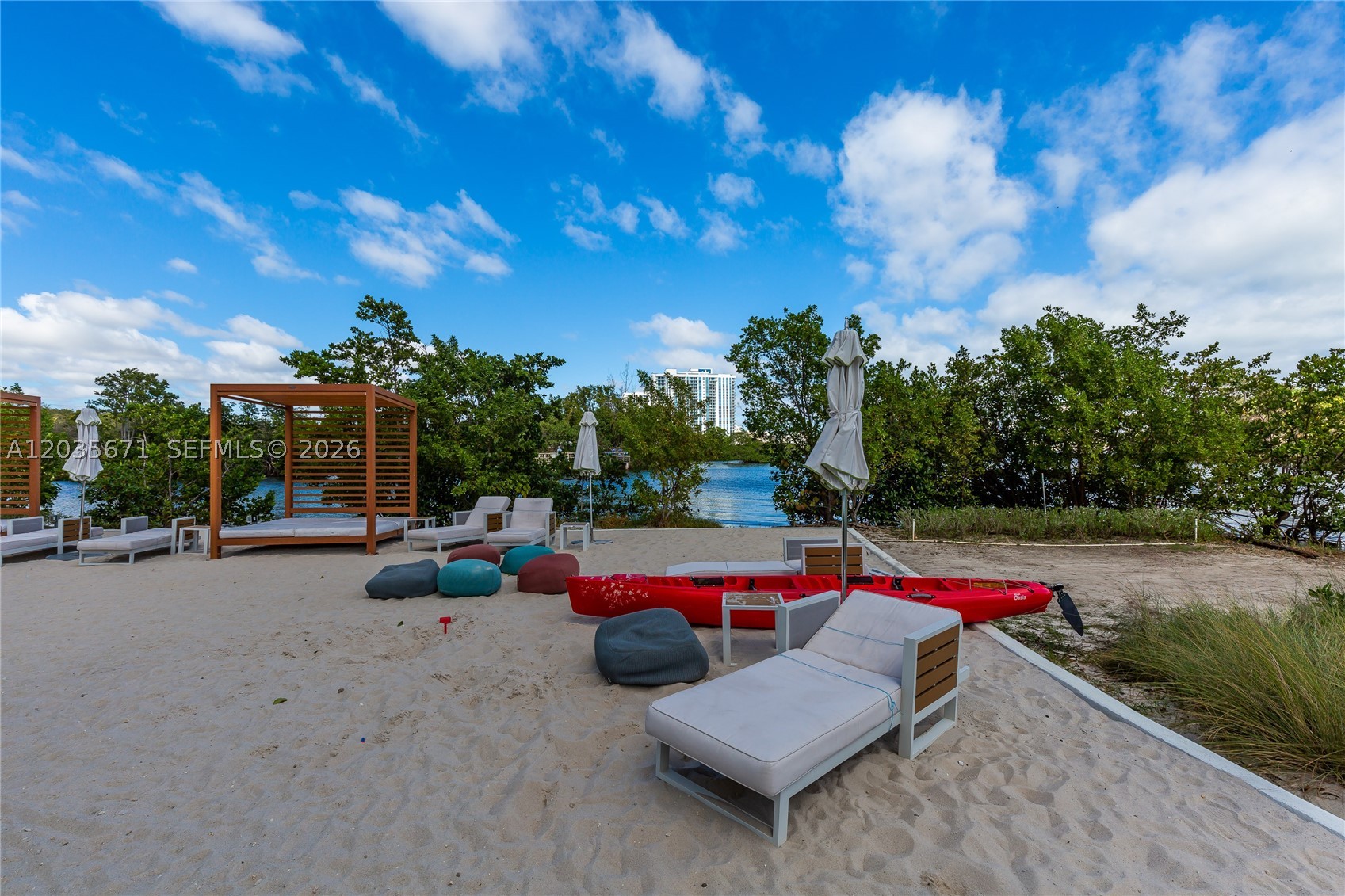 THE HARBOUR NORTH CONDO - Residential