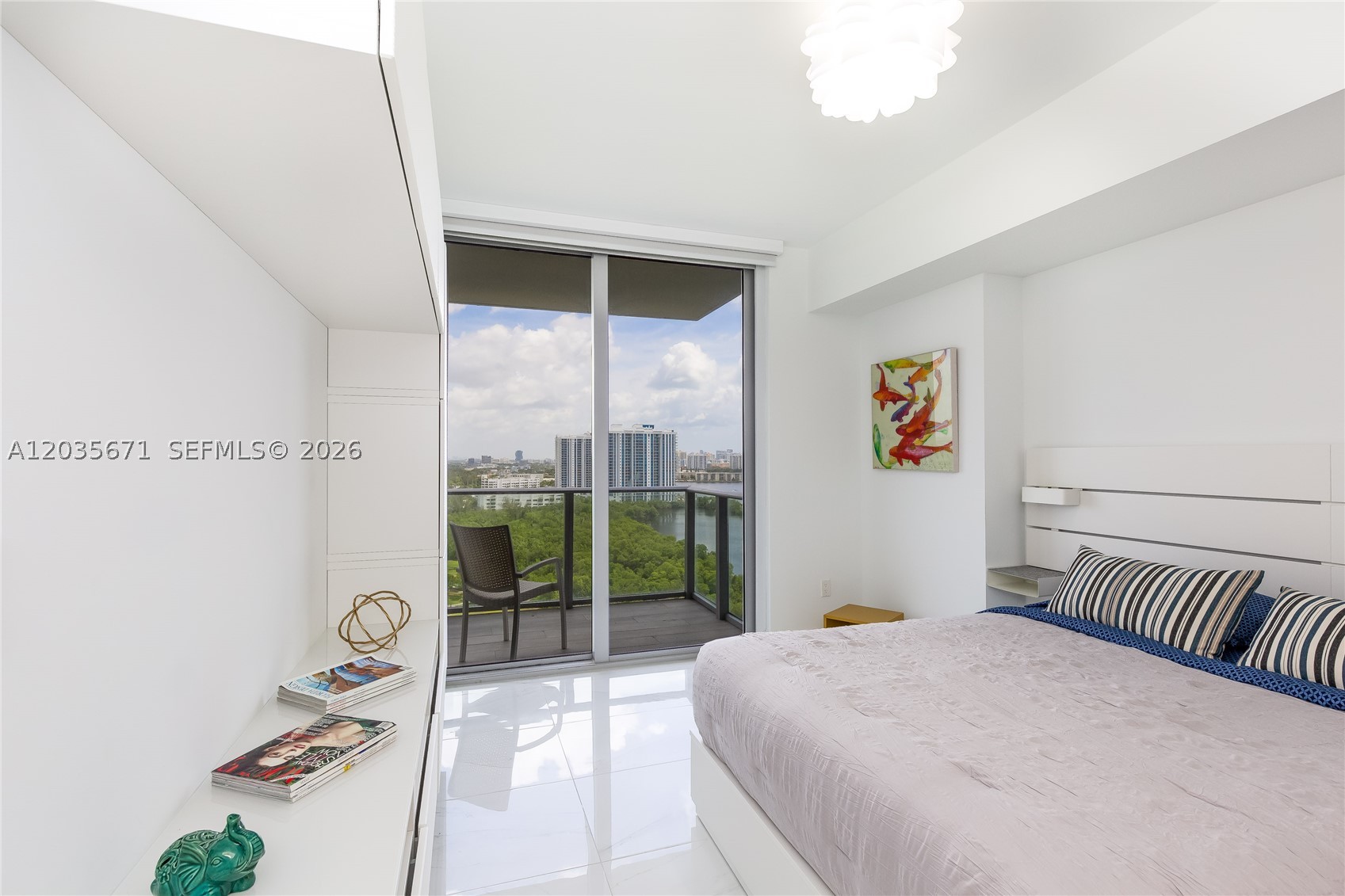 THE HARBOUR NORTH CONDO - Residential