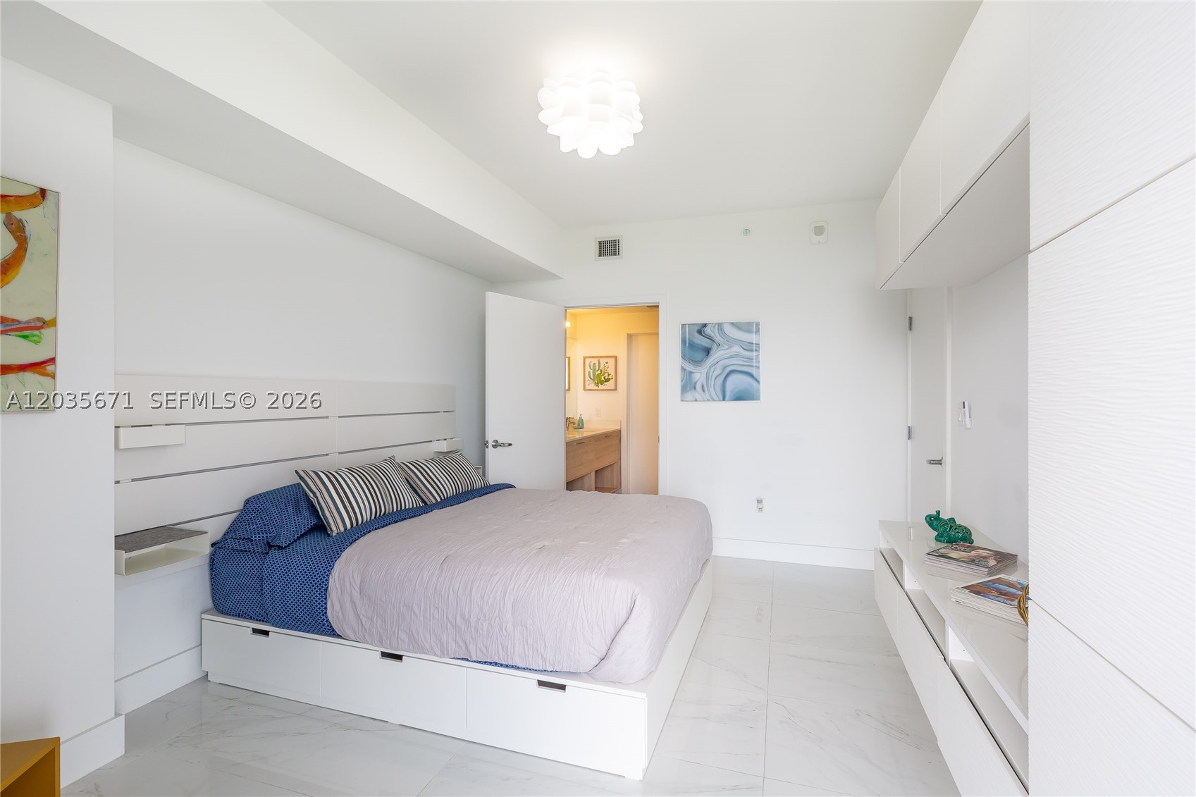 THE HARBOUR NORTH CONDO - Residential