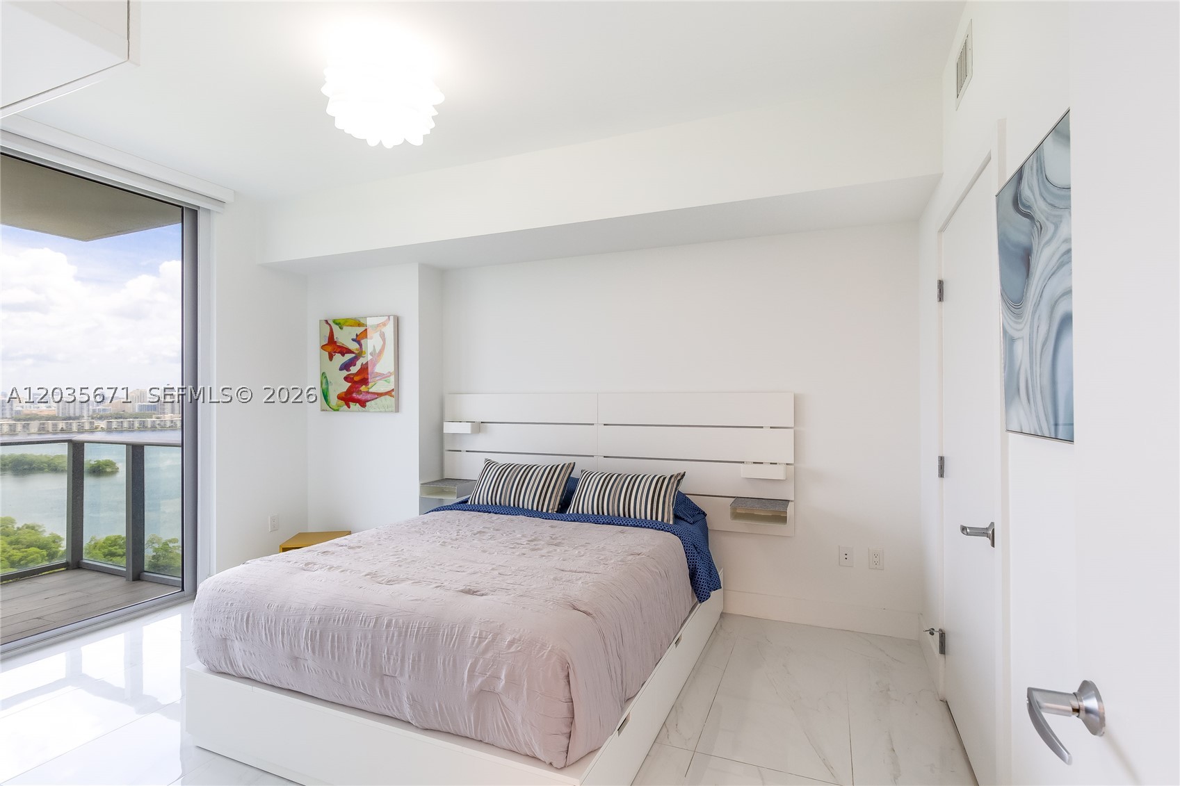 THE HARBOUR NORTH CONDO - Residential