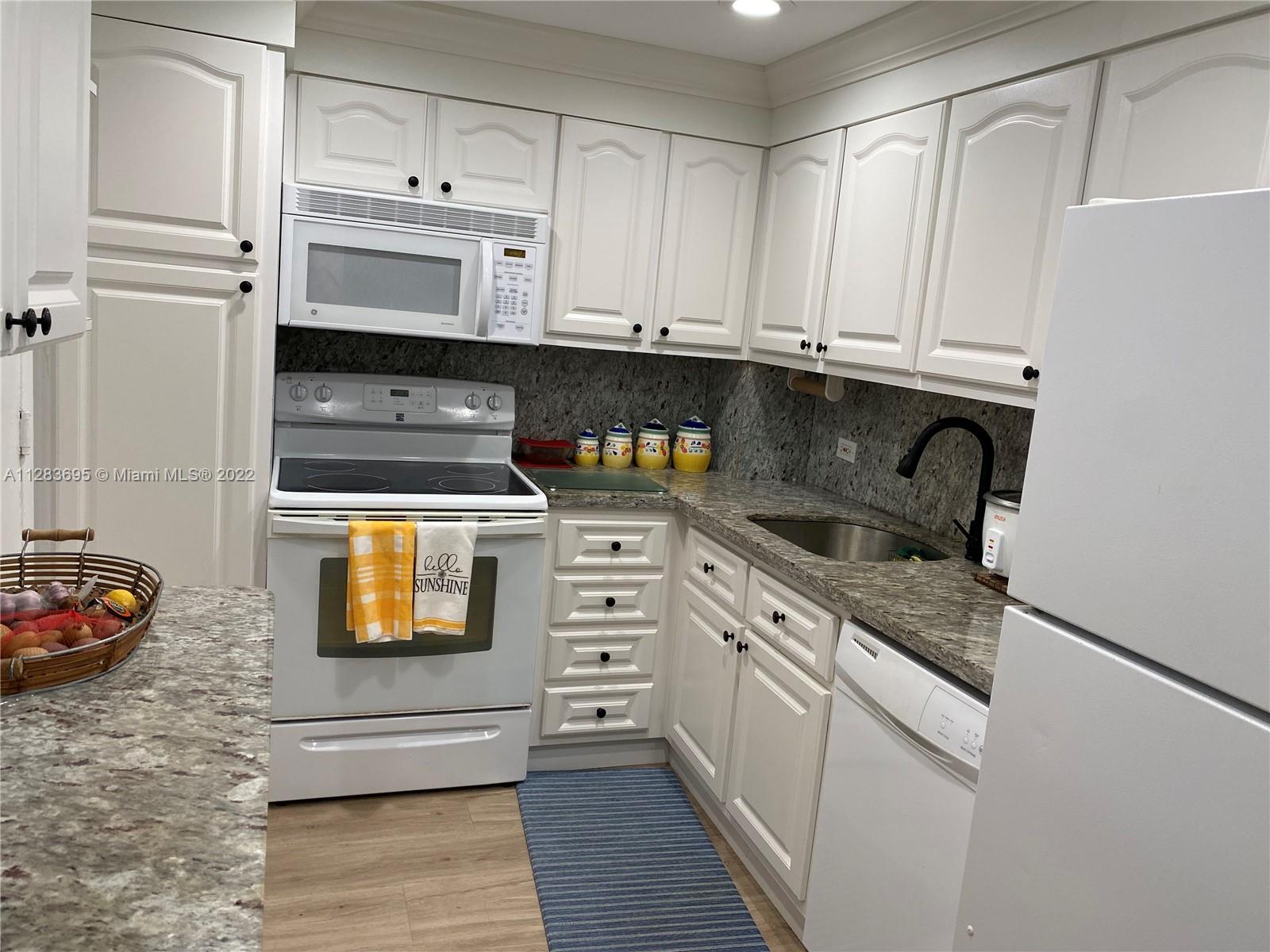 THE CARRIAGE CLUB NORTH C - Residential Lease