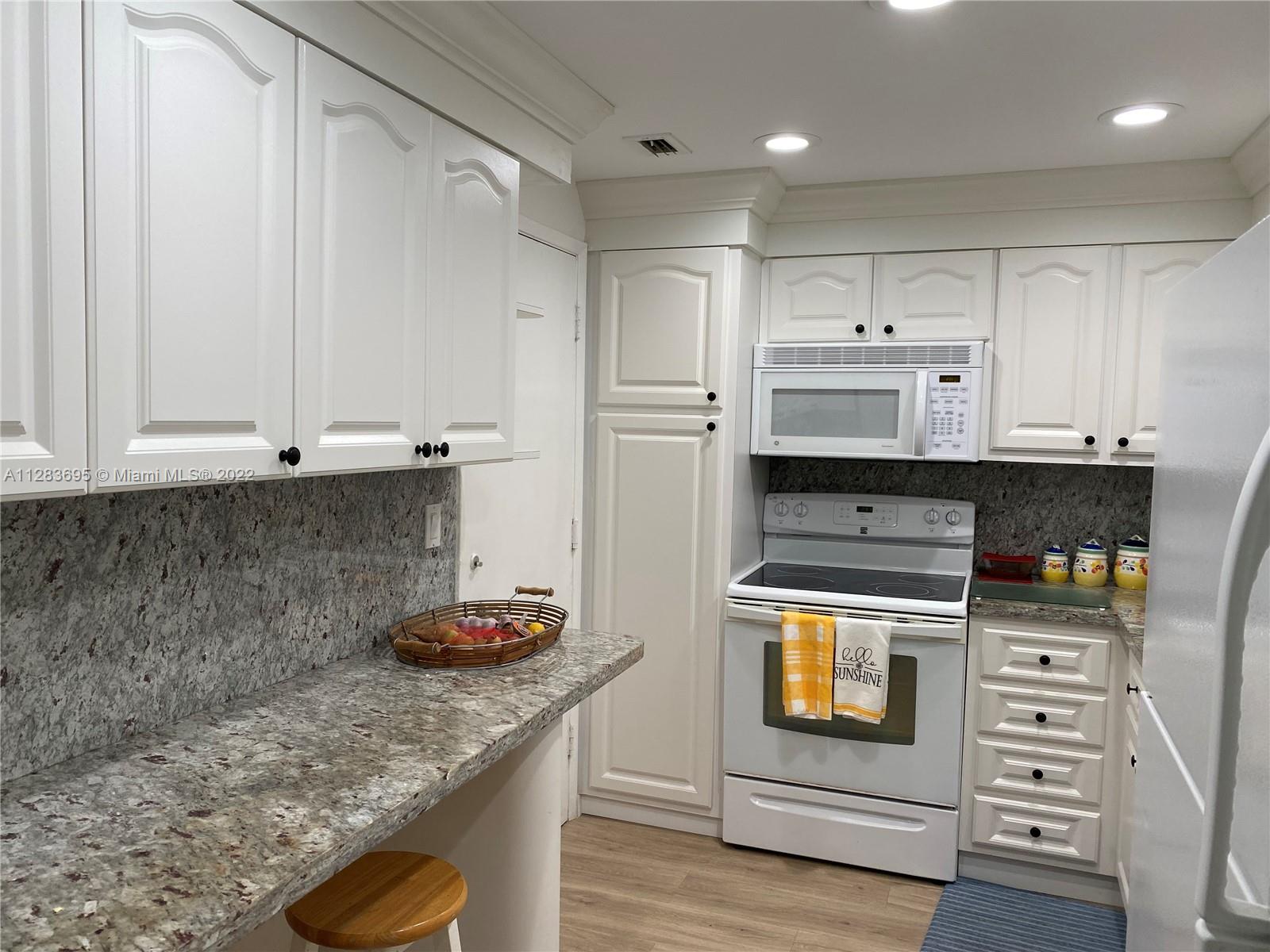 THE CARRIAGE CLUB NORTH C - Residential Lease