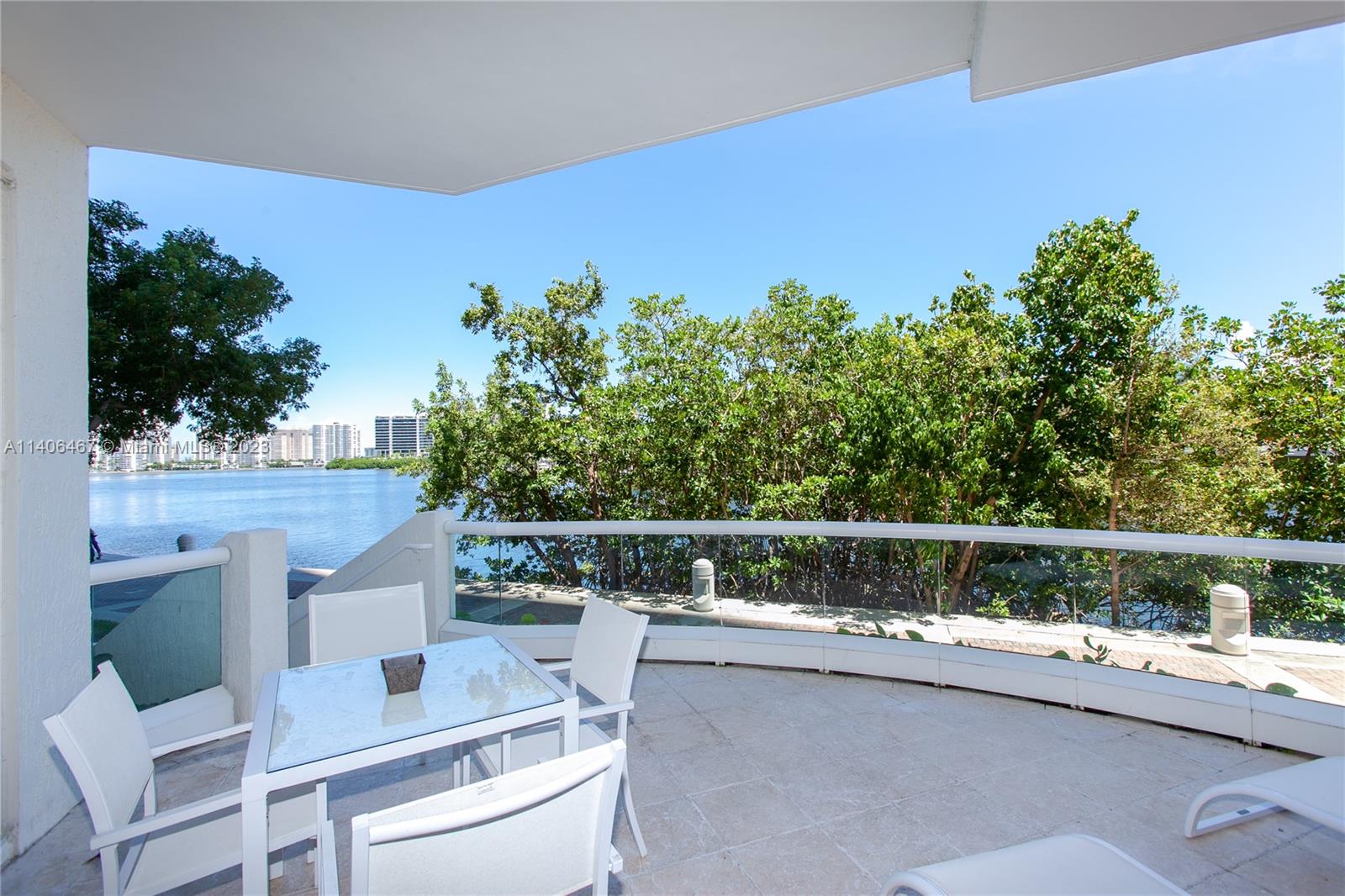 BELLAMARE @ WILLIAMS ISLA - Residential