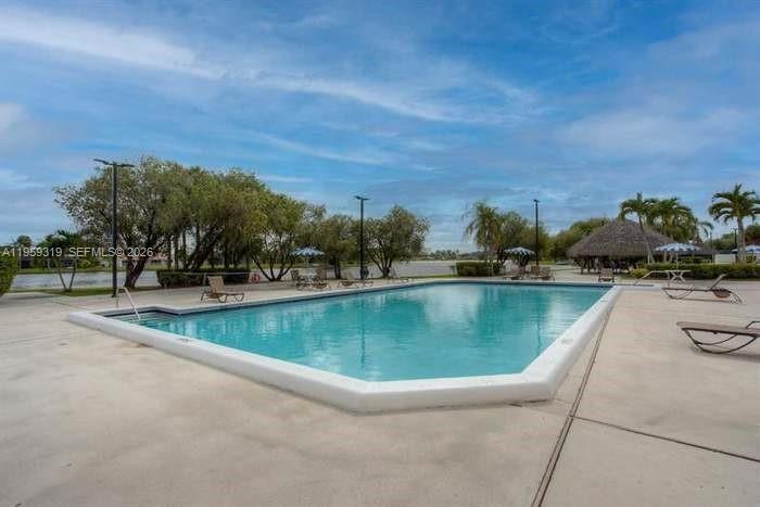 RACQUET CLUB APARTMENTS A - Residential