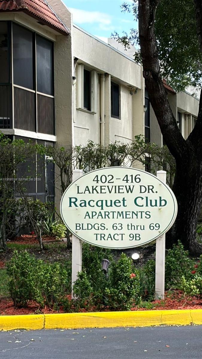 RACQUET CLUB APARTMENTS A - Residential