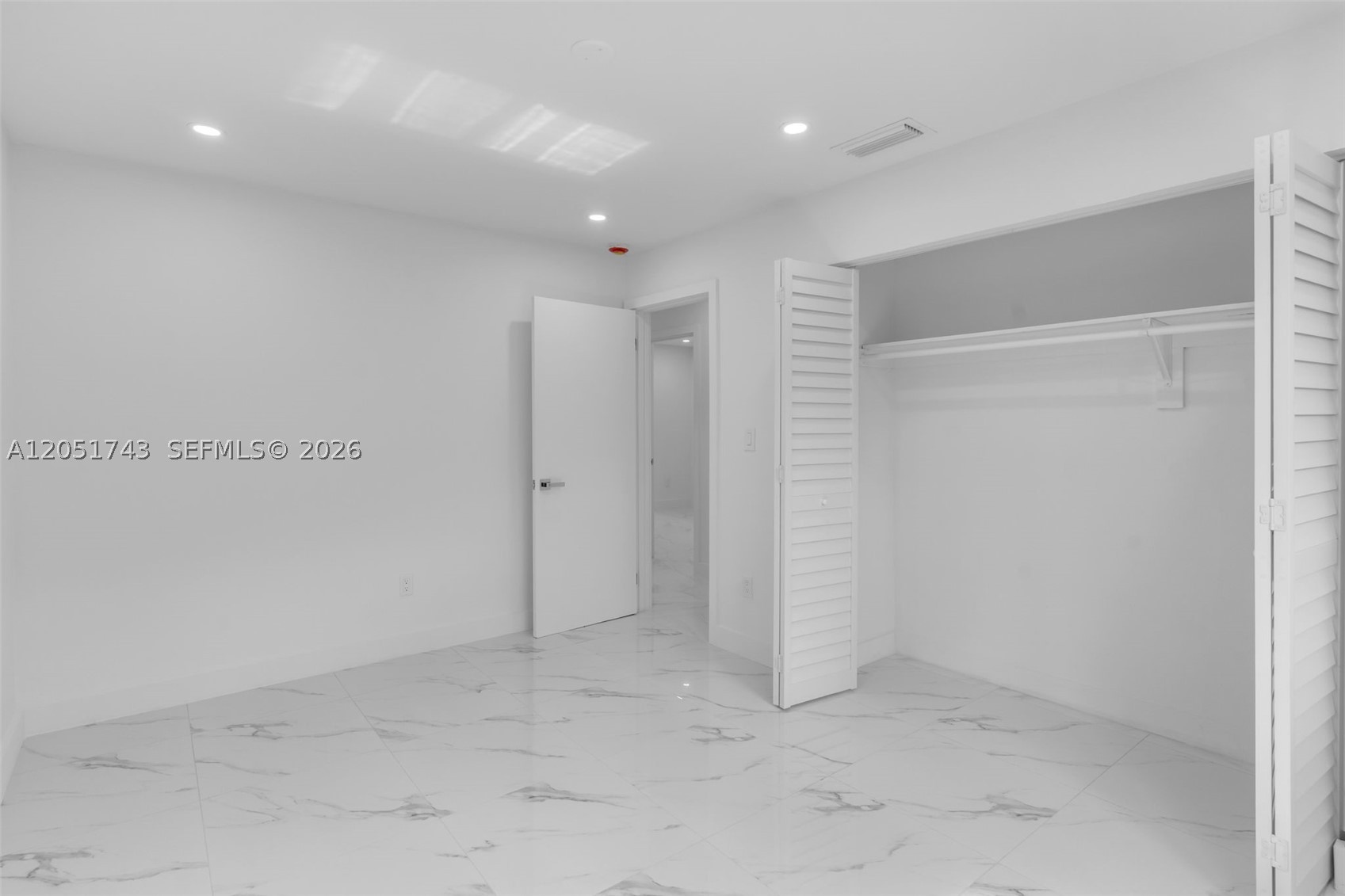 ROYALE GREEN SEC 2 - Residential