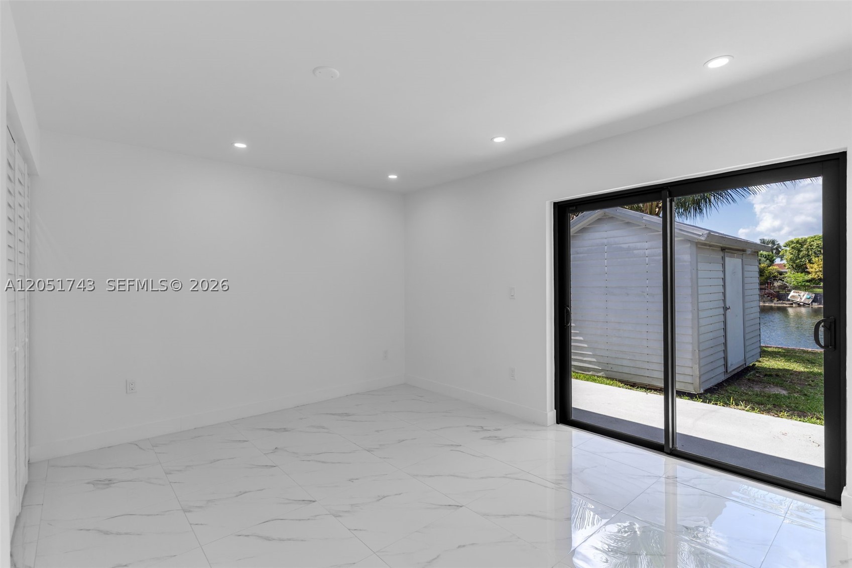 ROYALE GREEN SEC 2 - Residential