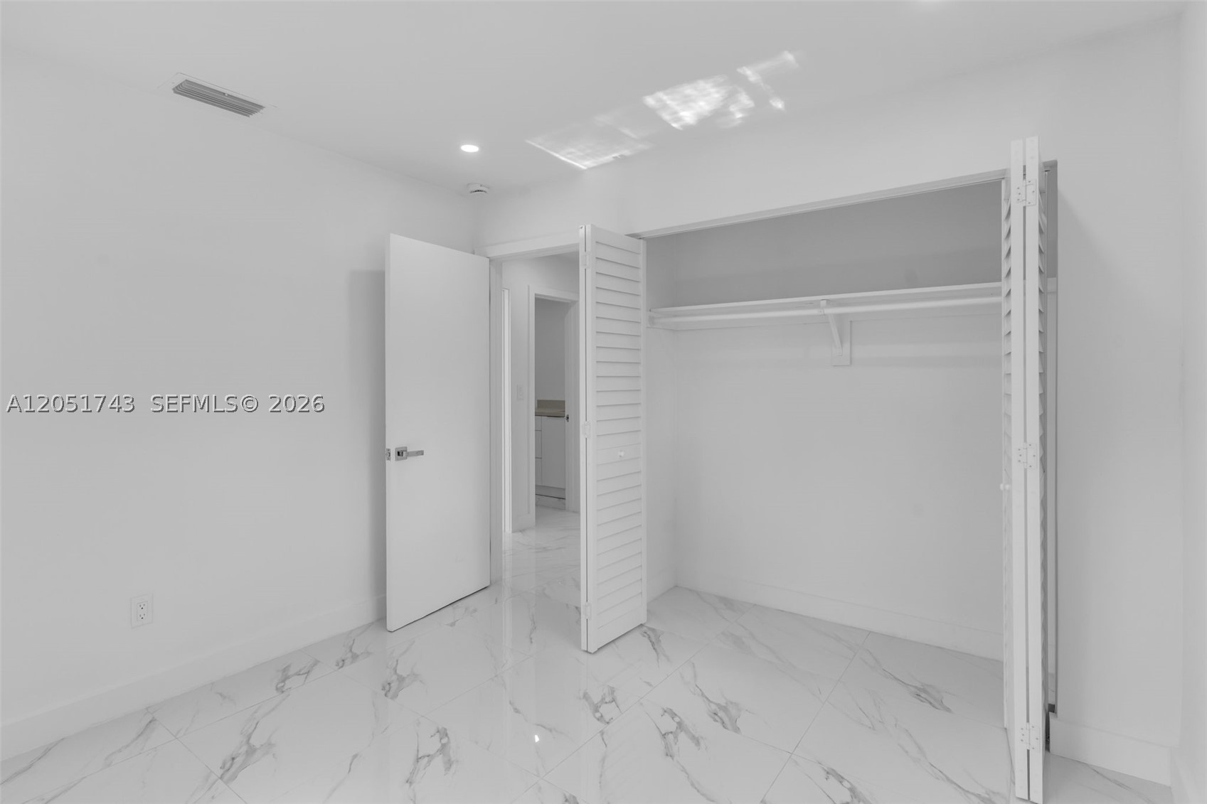 ROYALE GREEN SEC 2 - Residential