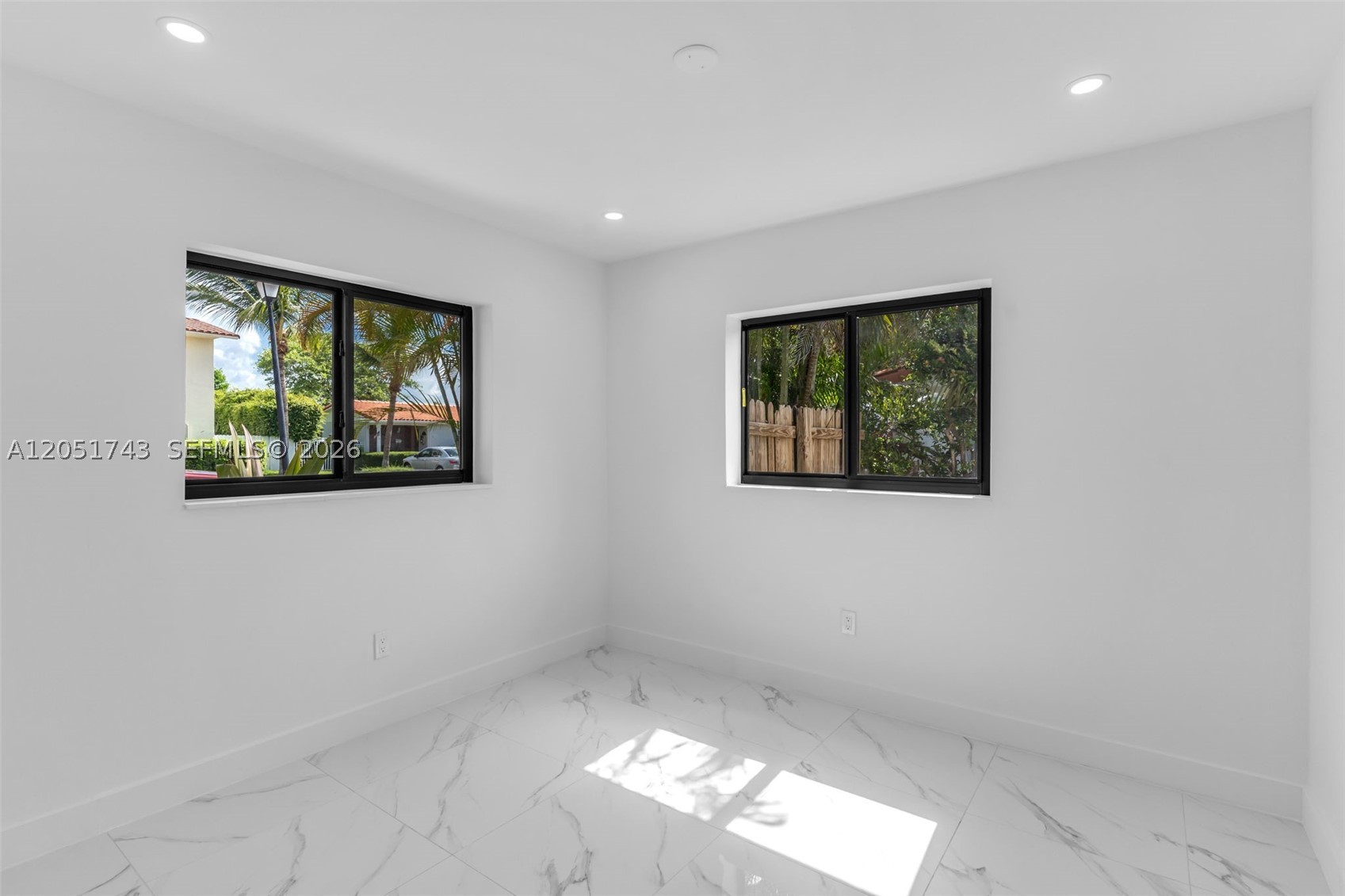 ROYALE GREEN SEC 2 - Residential