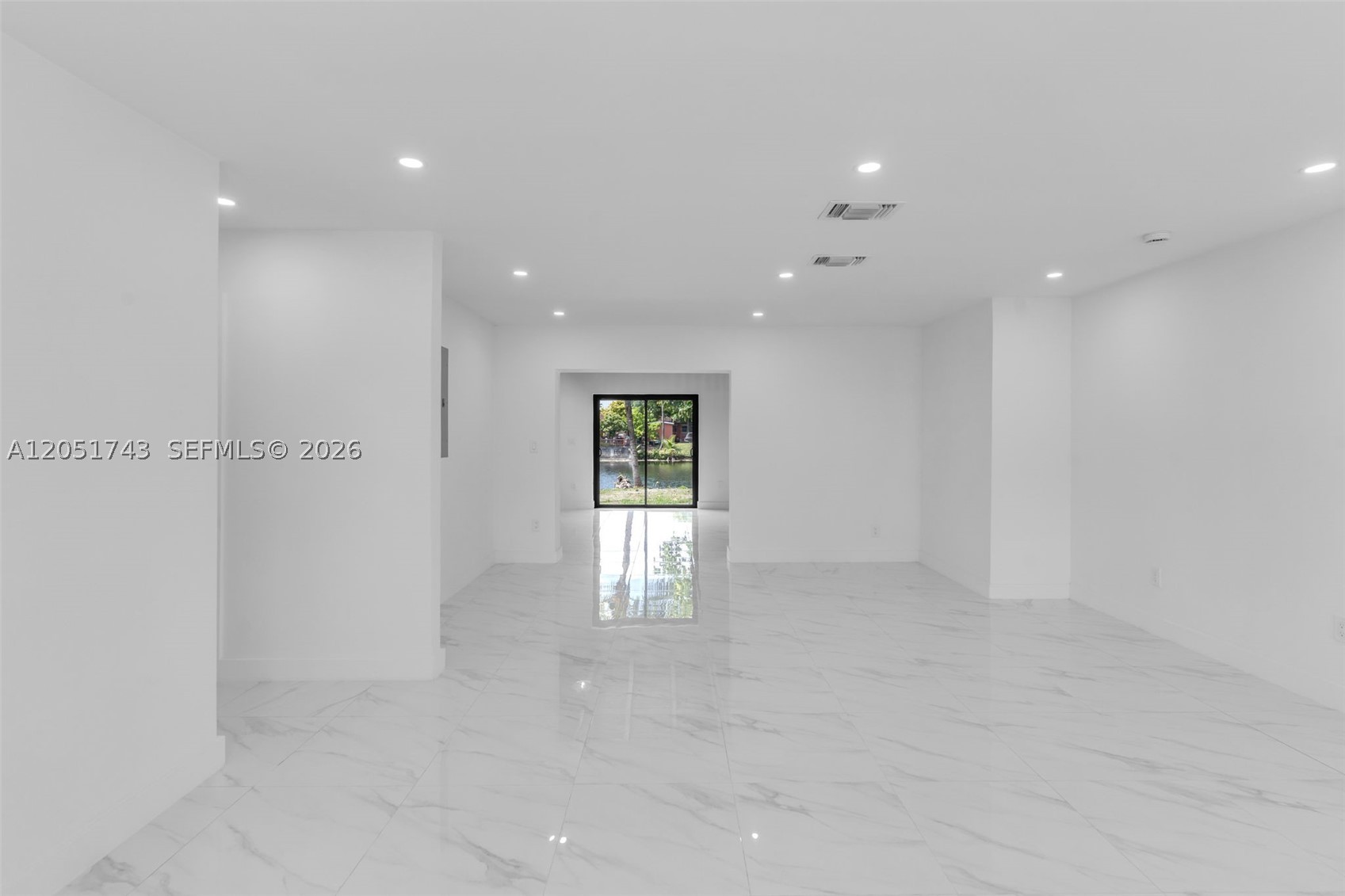 ROYALE GREEN SEC 2 - Residential