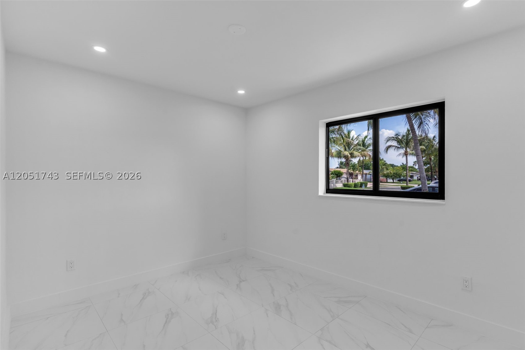 ROYALE GREEN SEC 2 - Residential