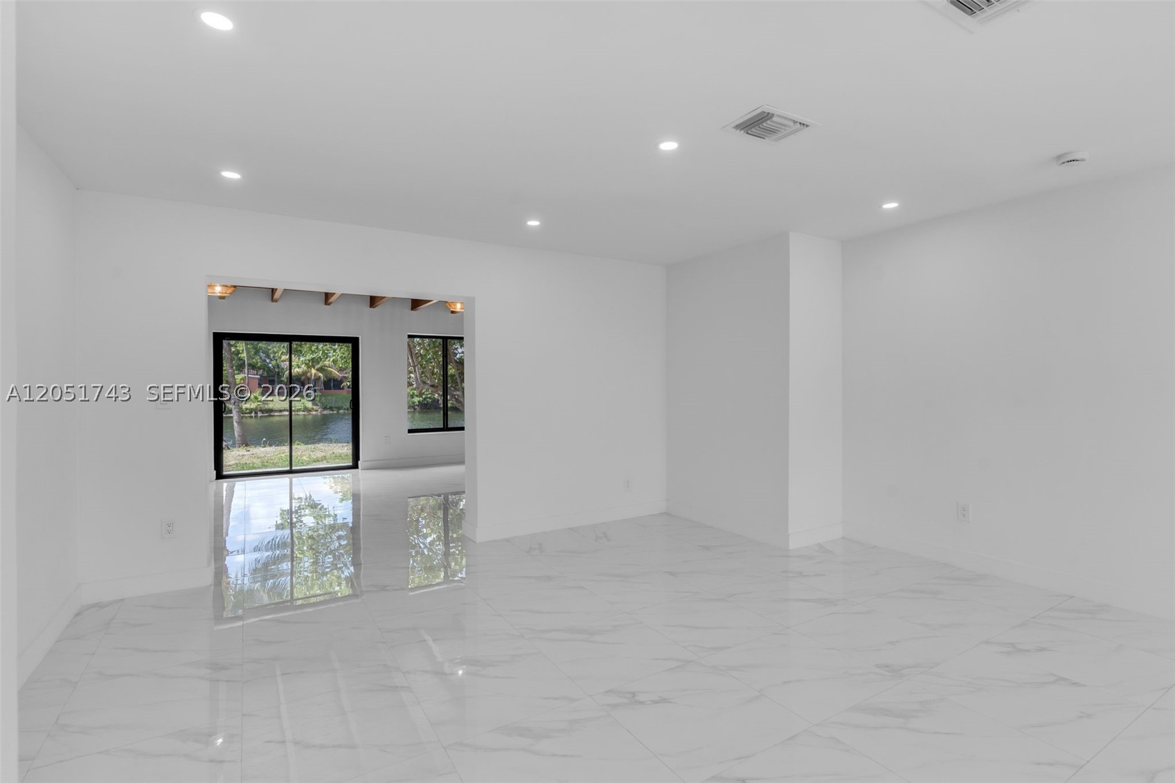 ROYALE GREEN SEC 2 - Residential