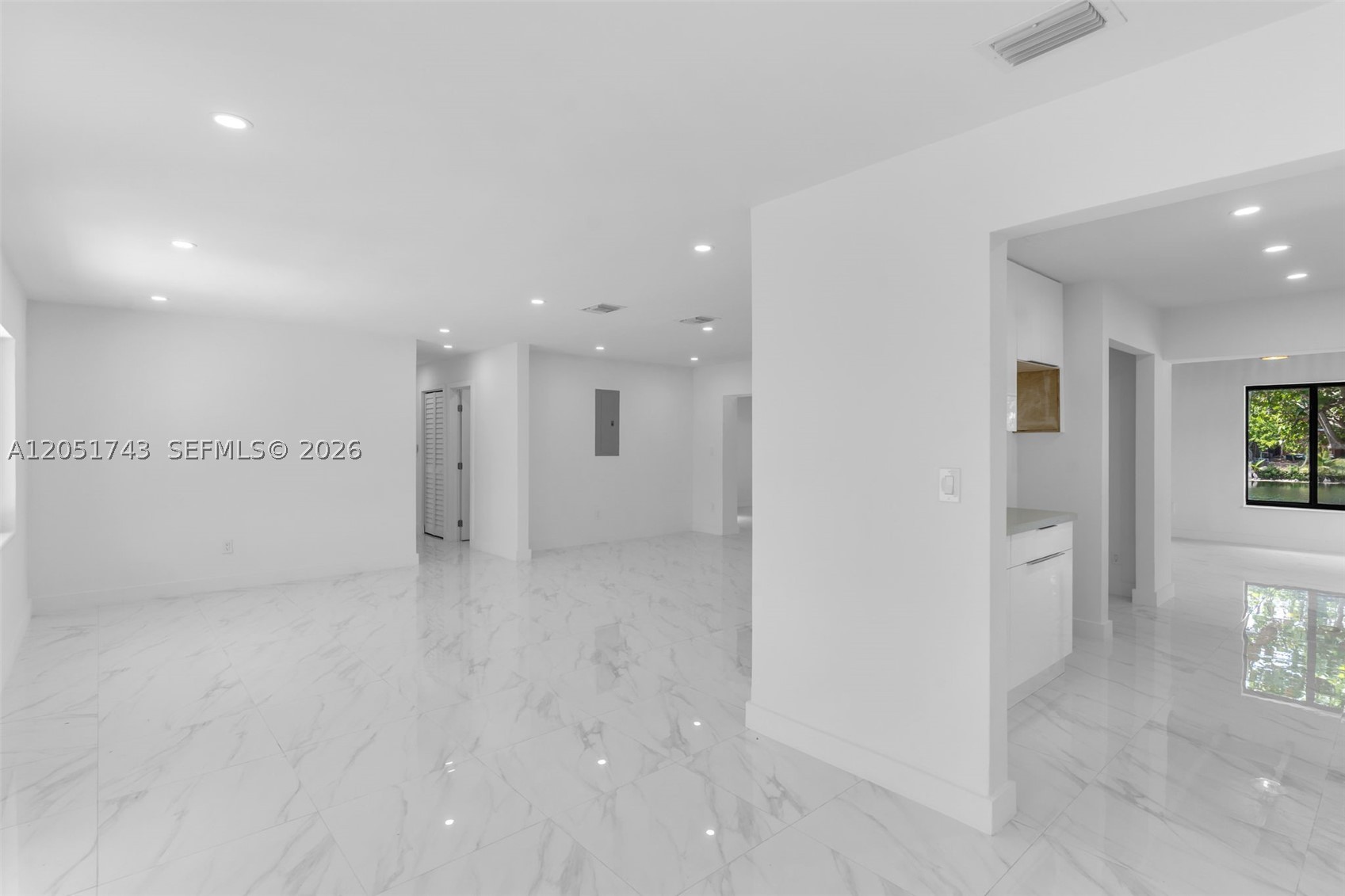 ROYALE GREEN SEC 2 - Residential