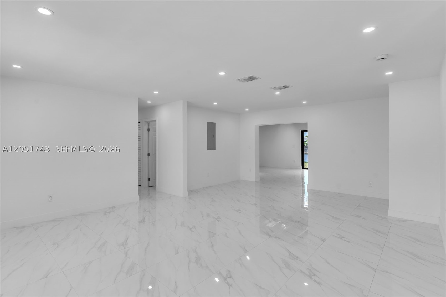 ROYALE GREEN SEC 2 - Residential