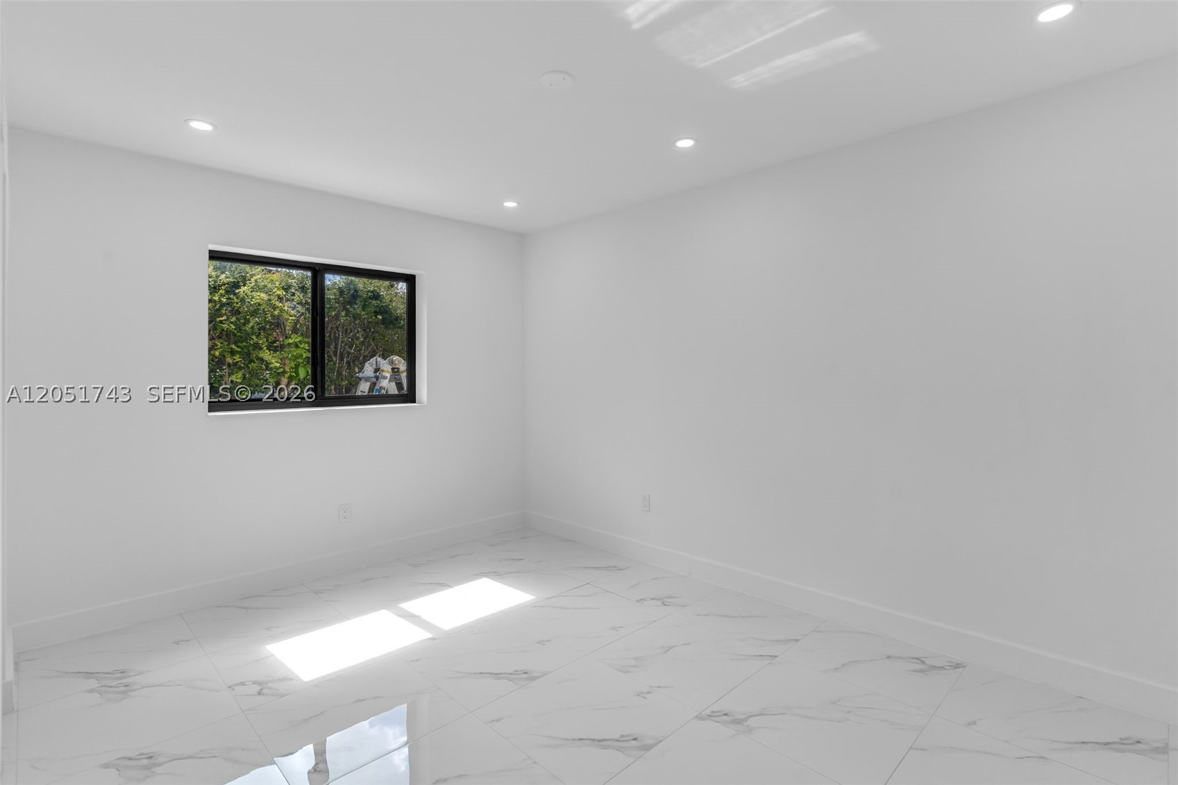 ROYALE GREEN SEC 2 - Residential