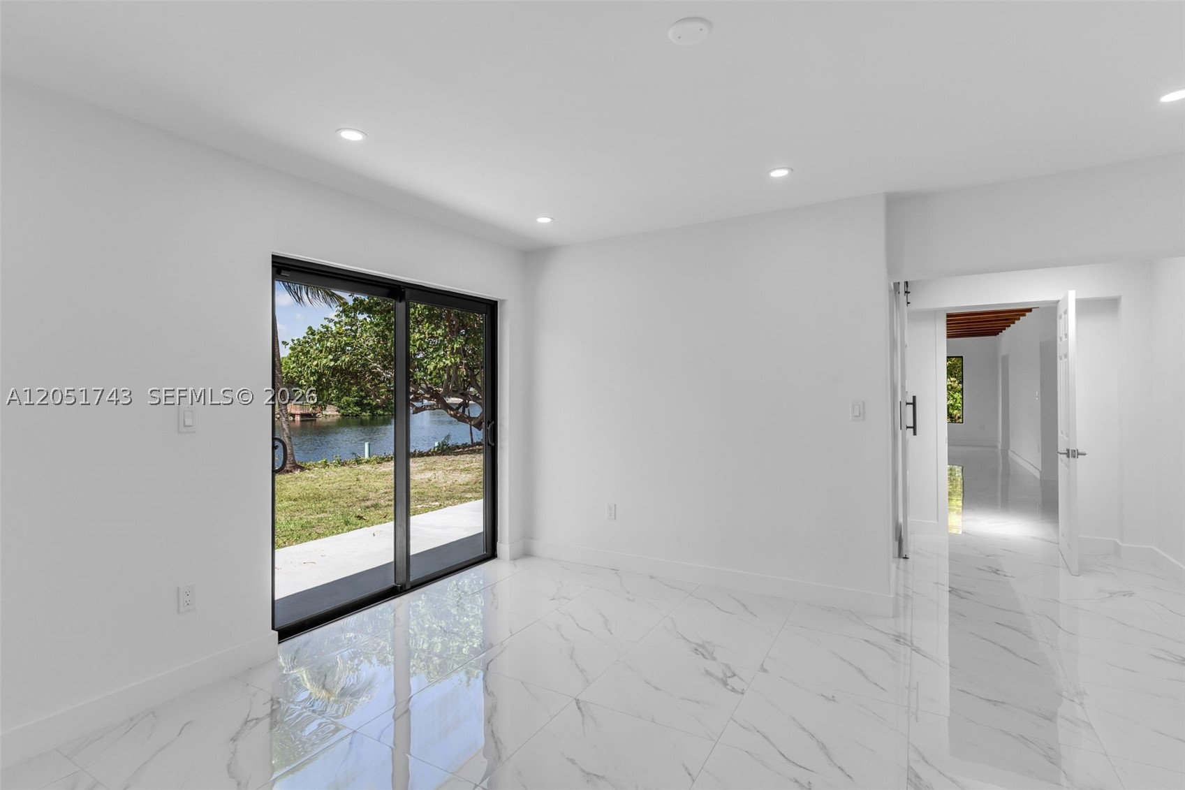 ROYALE GREEN SEC 2 - Residential