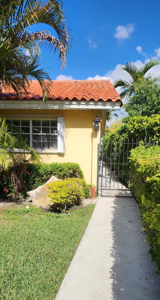 CORAL VILLAS REV - Residential Lease