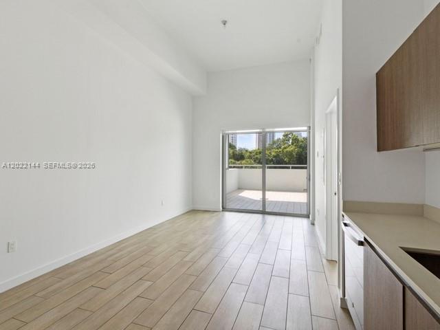 Wonderful and spacious full unit with 459 sq ft covered terrace to Parc at Brickell a luxury eco friendly boutique building located in front of Simpson Park, just 12 stories tall.  With only 128 residences Walking distance to Miami City Center, Public and many restaurants and stores.