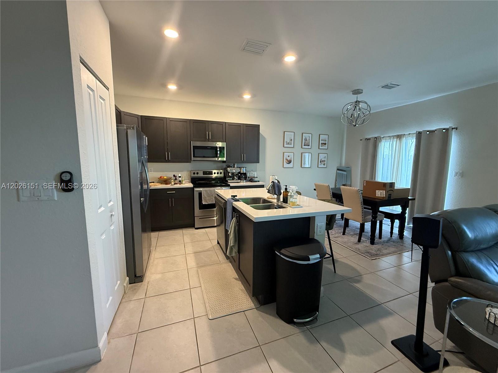 ENCLAVE SOUTH PHASE 1 - Residential