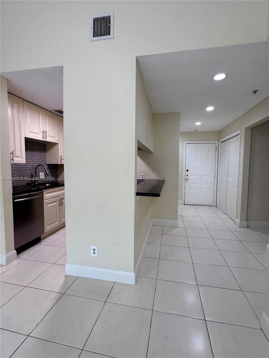 BOYNTON LANDINGS CONDO - Residential Lease