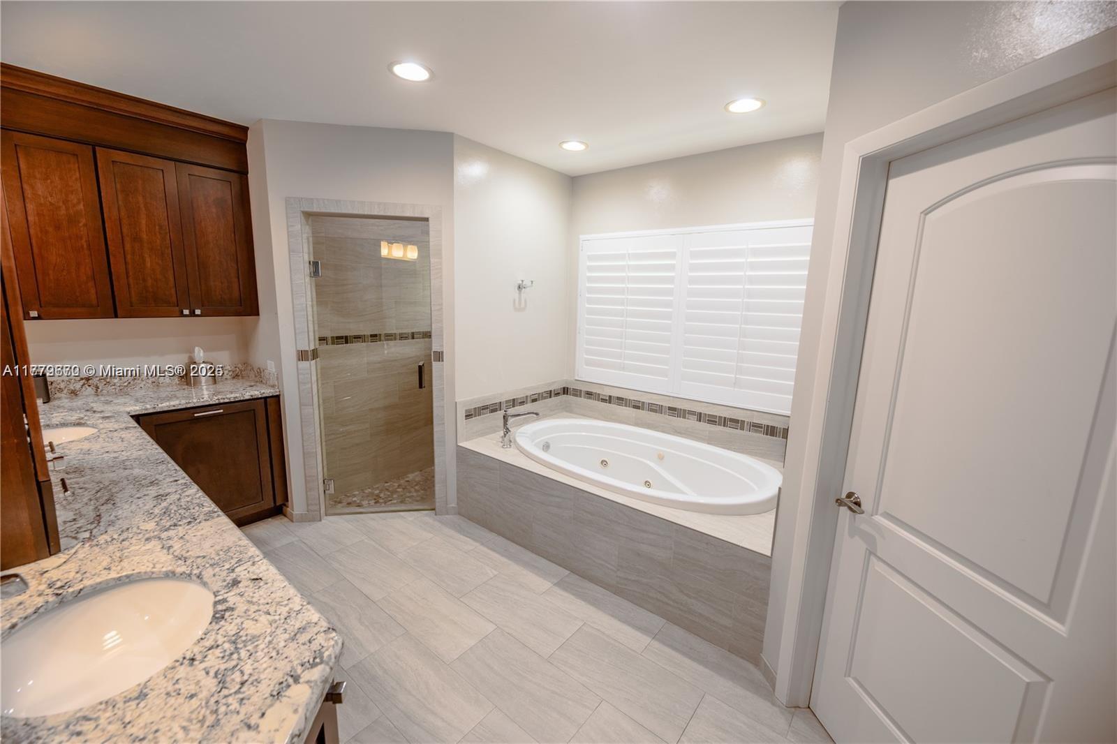 C GABLES RIVIERA SEC 12 - Residential