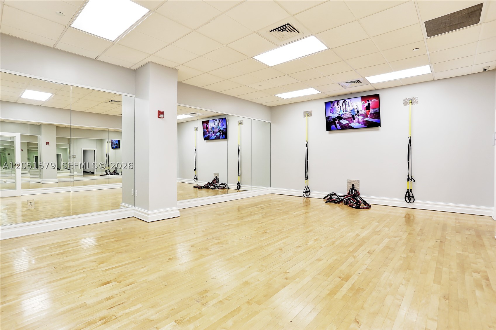 WAVE CONDO - Residential Lease