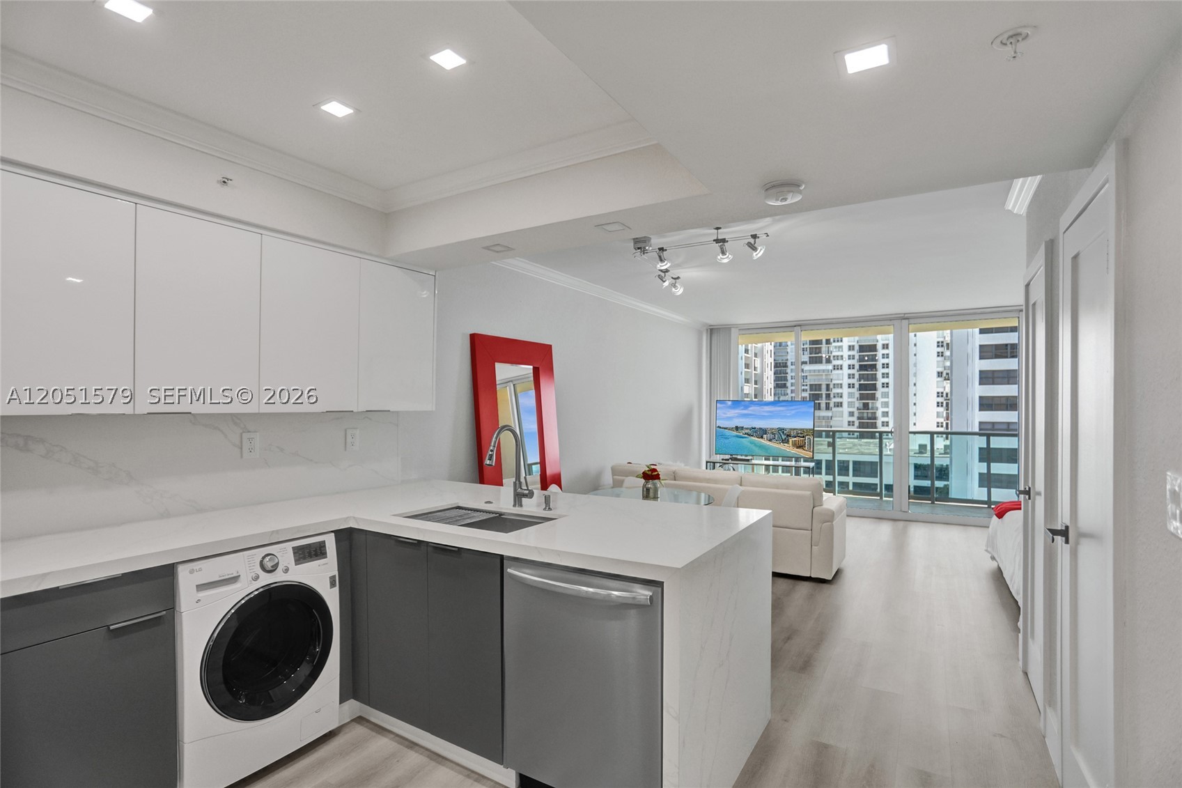WAVE CONDO - Residential Lease
