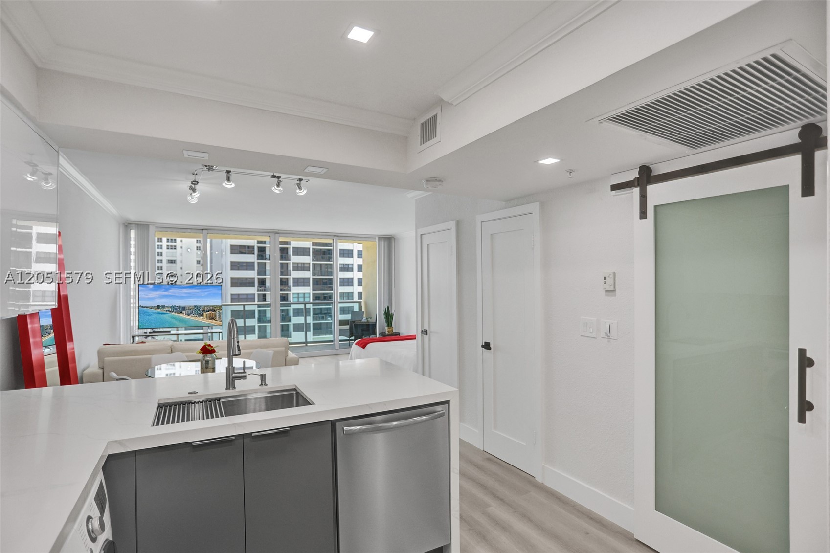 WAVE CONDO - Residential Lease