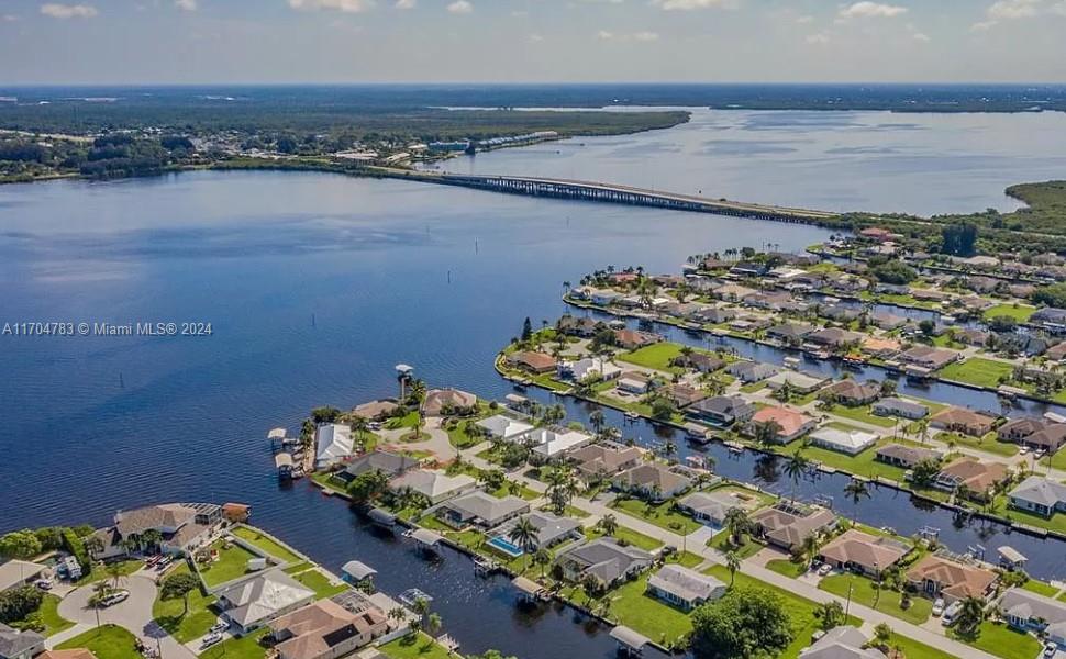 Port Charlotte 55 - Land