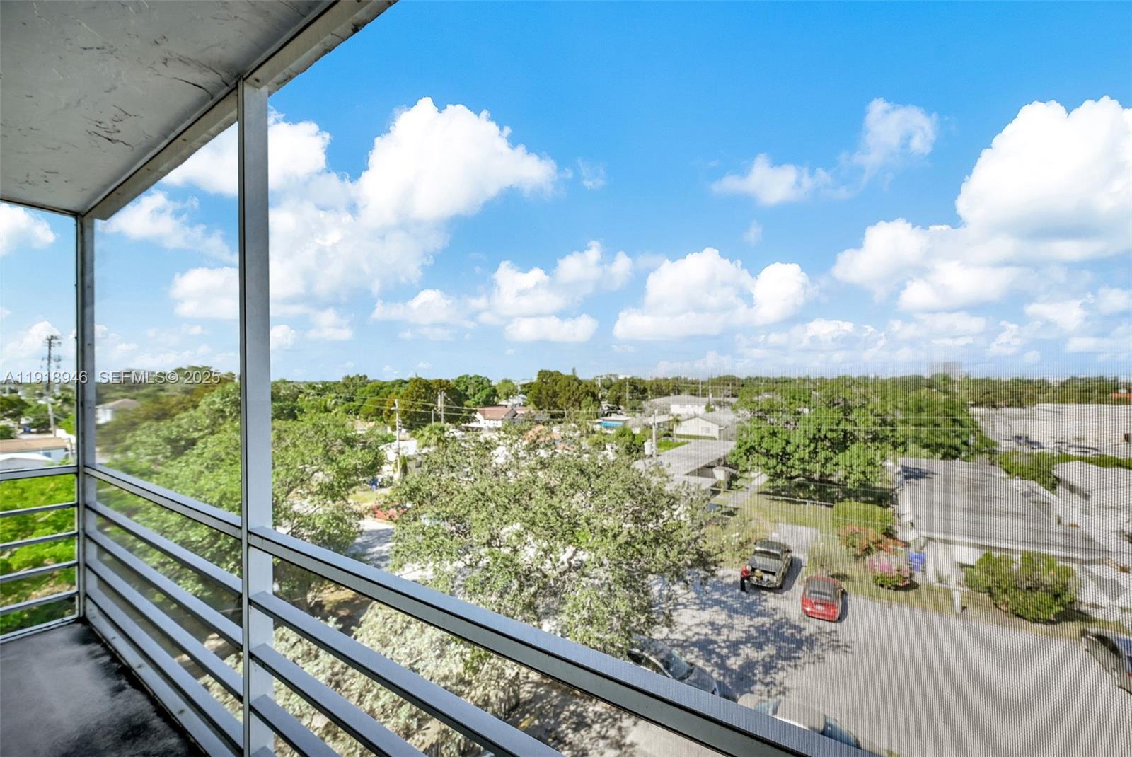 DIXIANA CONDO - Residential