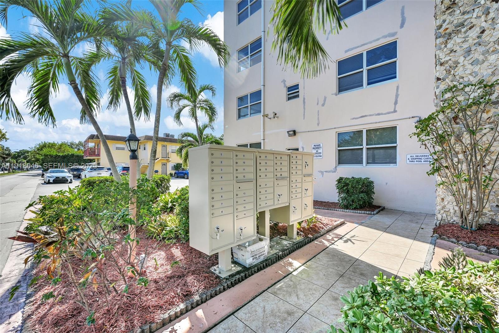 DIXIANA CONDO - Residential