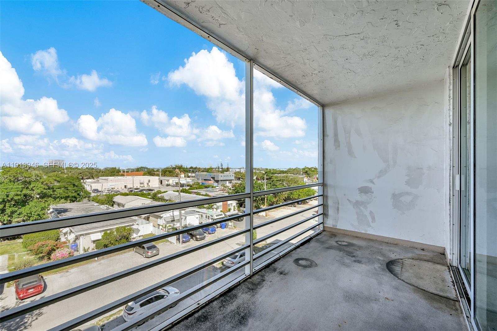 DIXIANA CONDO - Residential