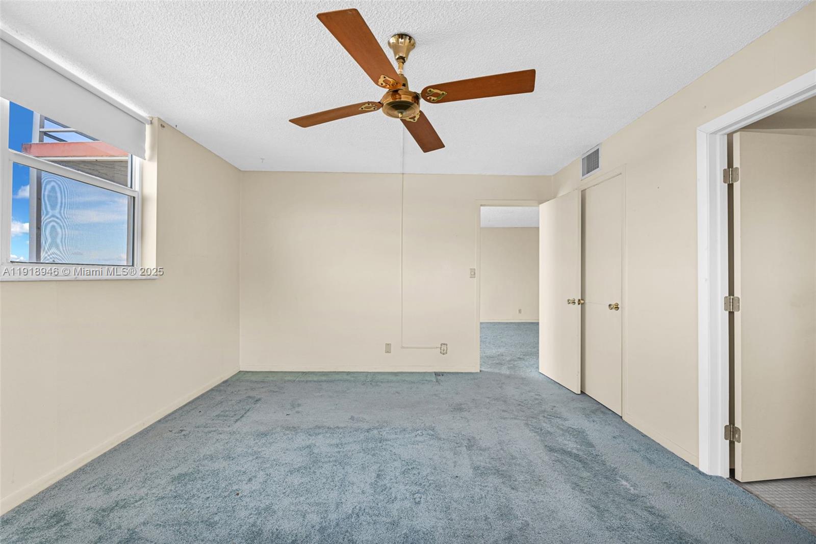 DIXIANA CONDO - Residential