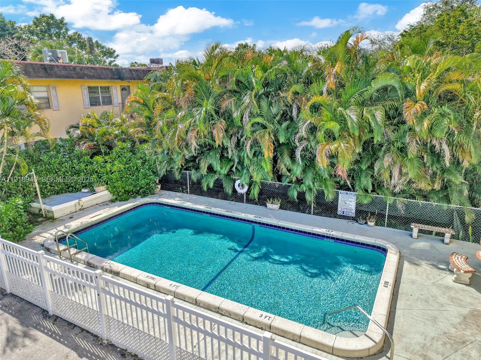 DIXIANA CONDO - Residential