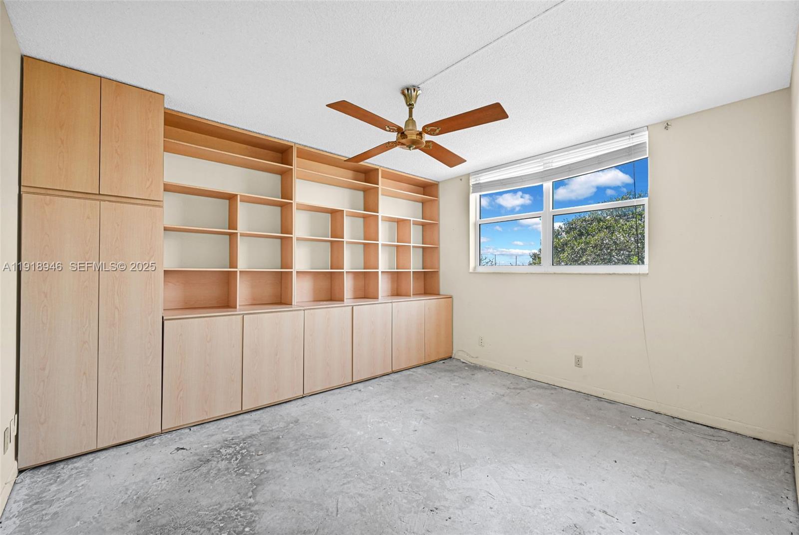 DIXIANA CONDO - Residential