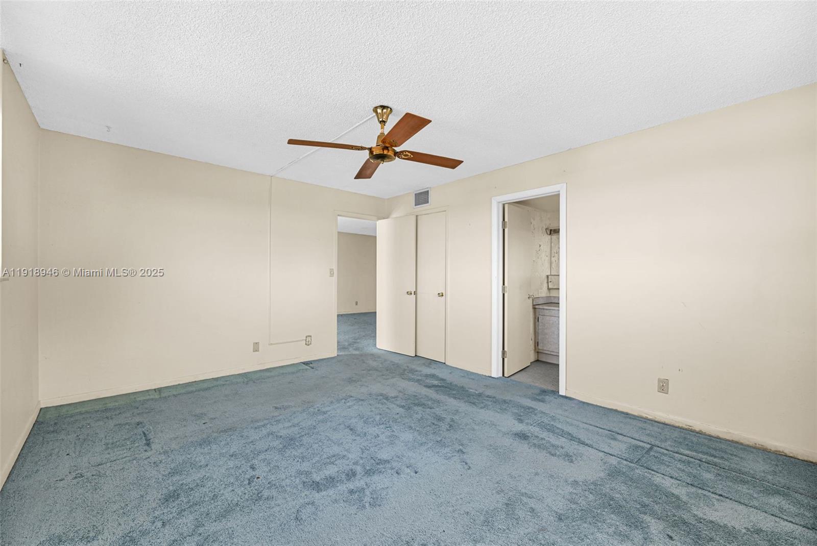 DIXIANA CONDO - Residential