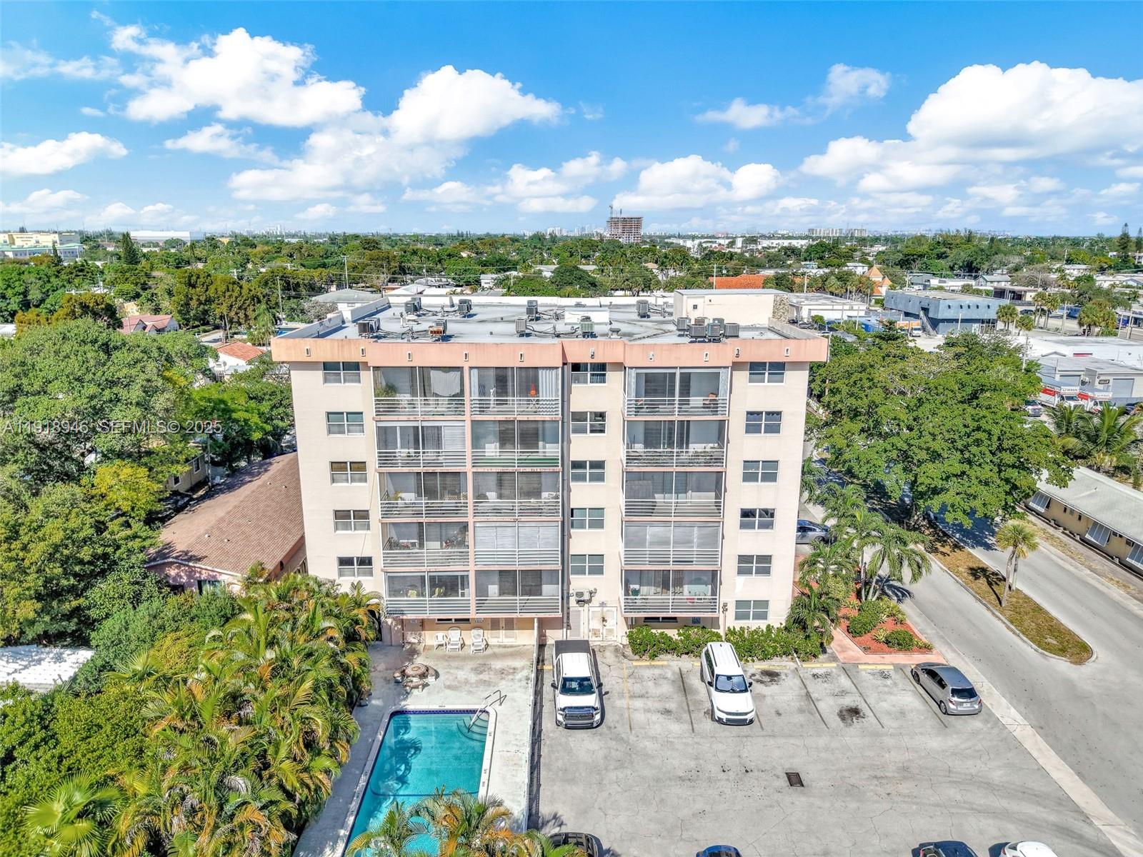 DIXIANA CONDO - Residential