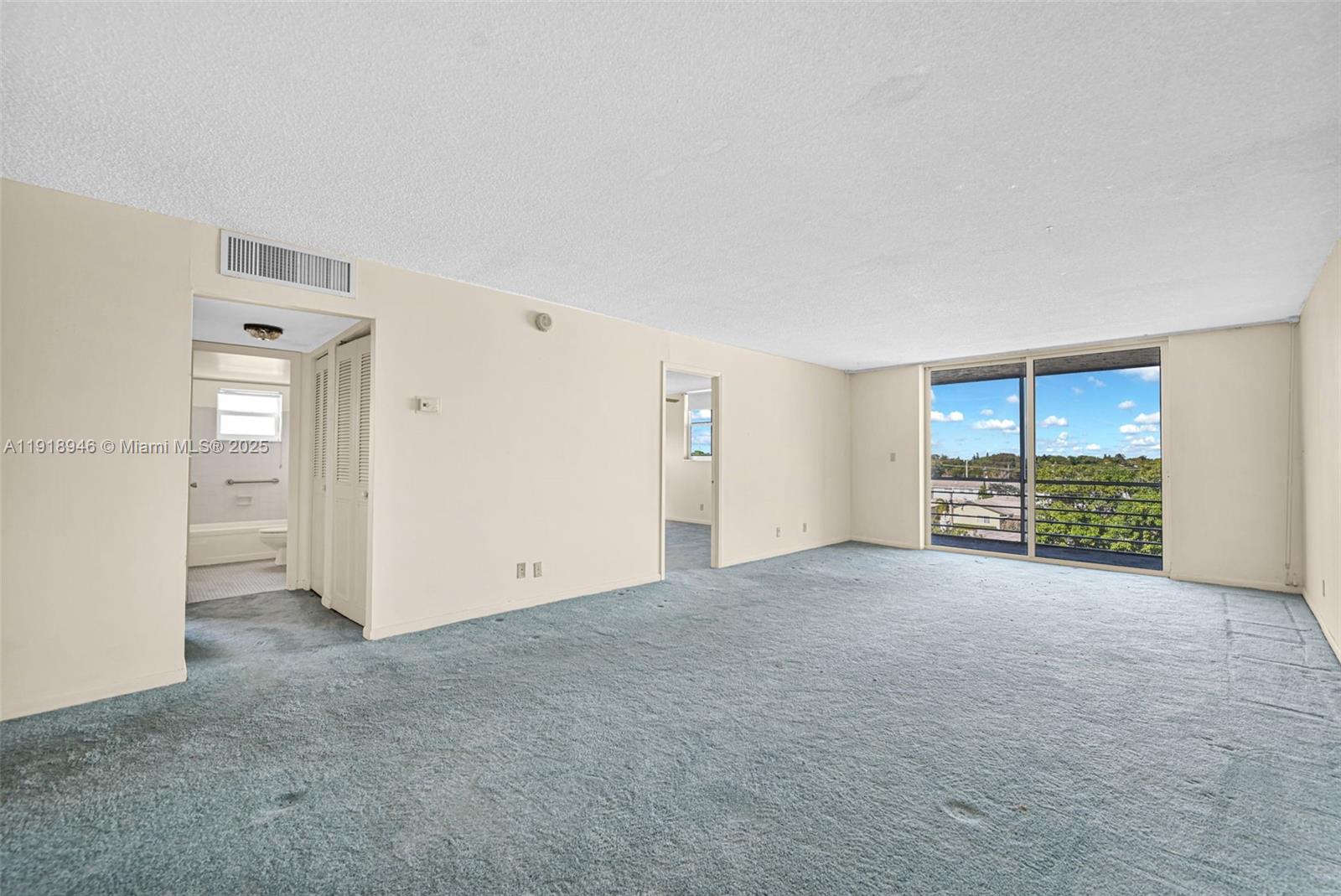DIXIANA CONDO - Residential