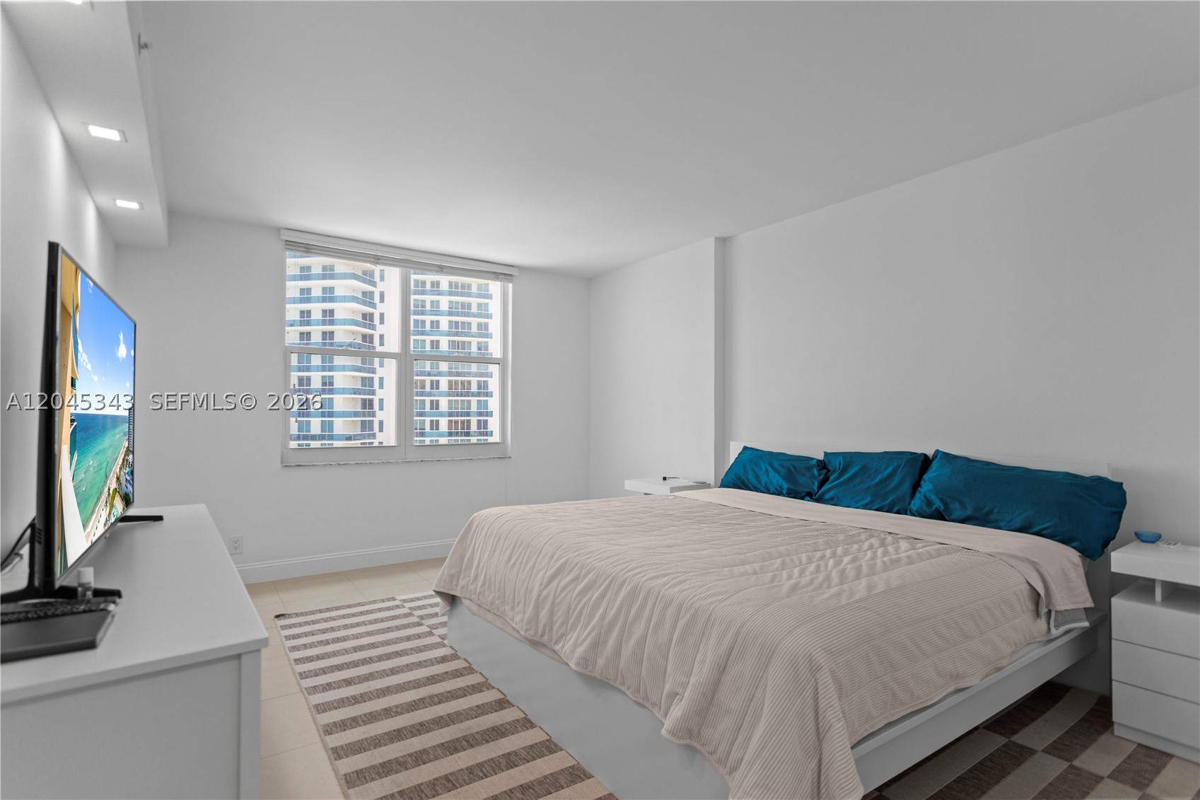 WAVE CONDO - Residential Lease