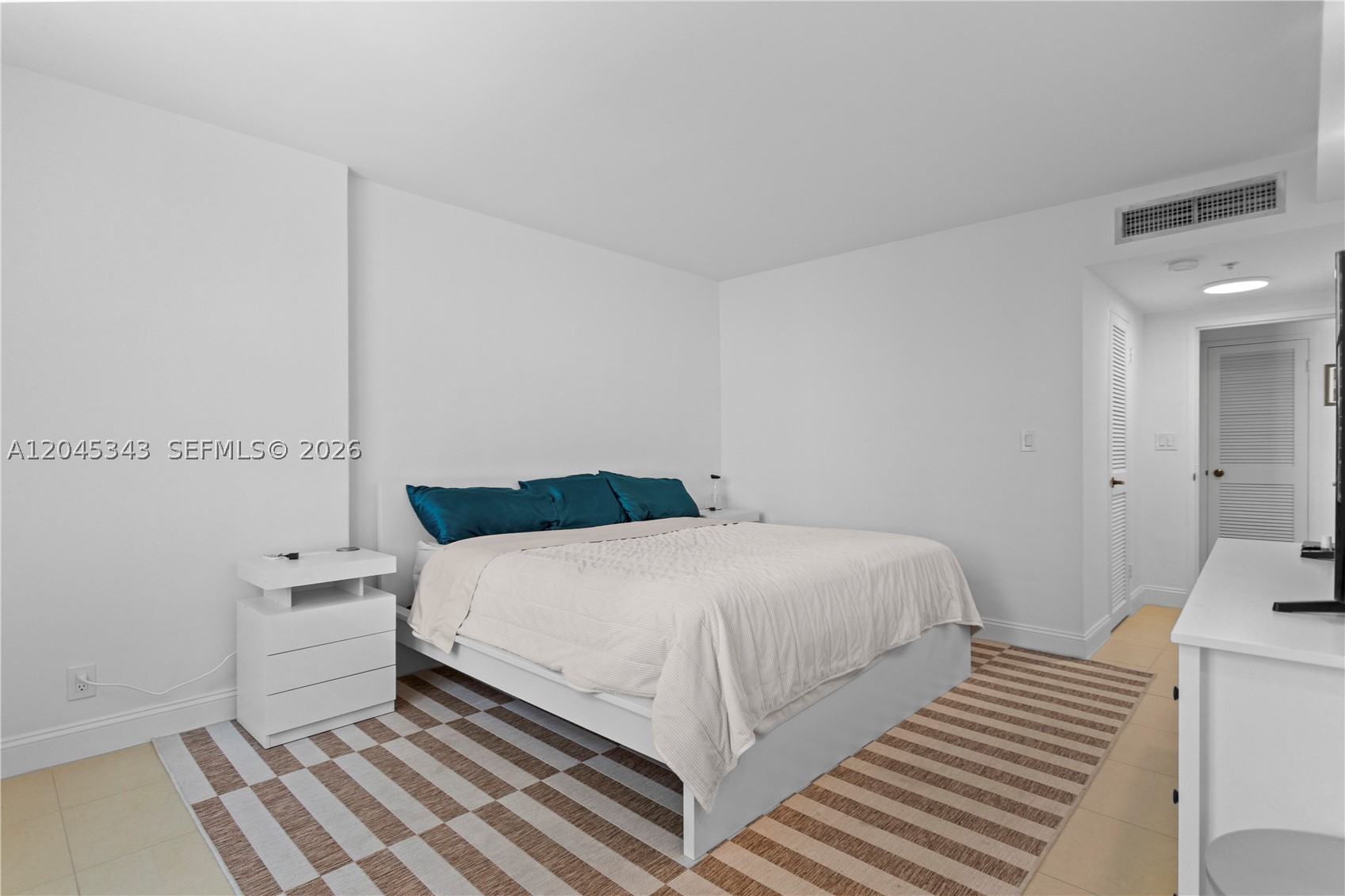 WAVE CONDO - Residential Lease