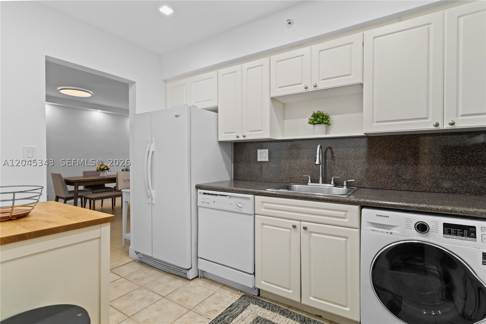 WAVE CONDO - Residential Lease