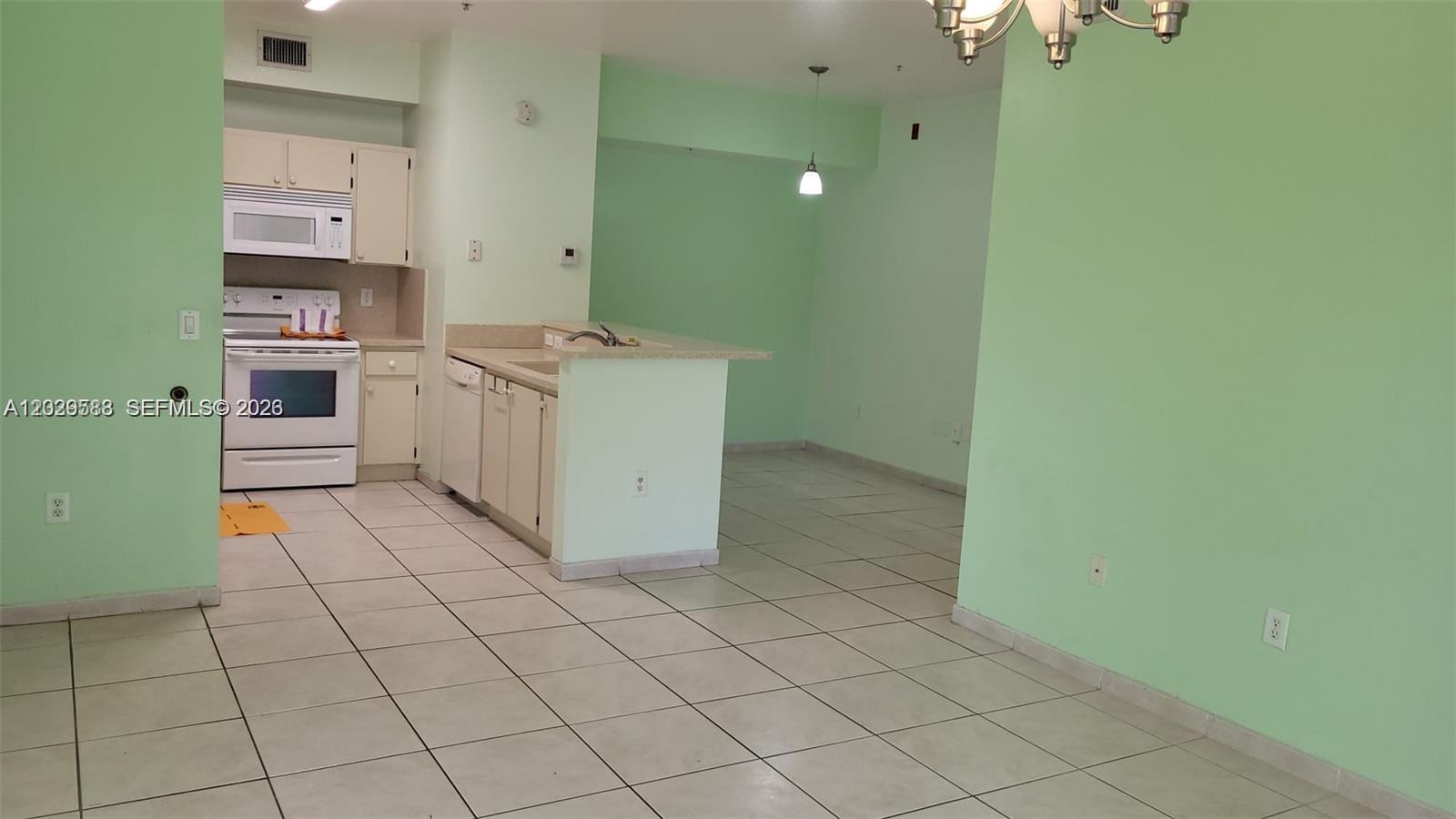 PALM GARDENS AT DORAL CON - Residential