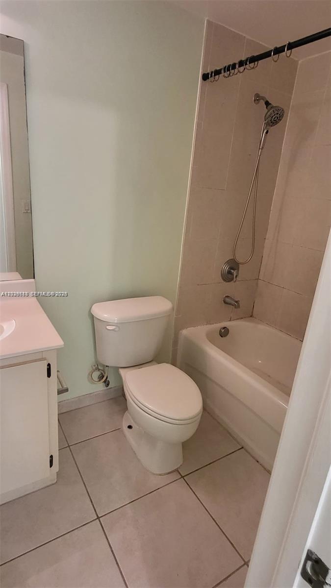 PALM GARDENS AT DORAL CON - Residential
