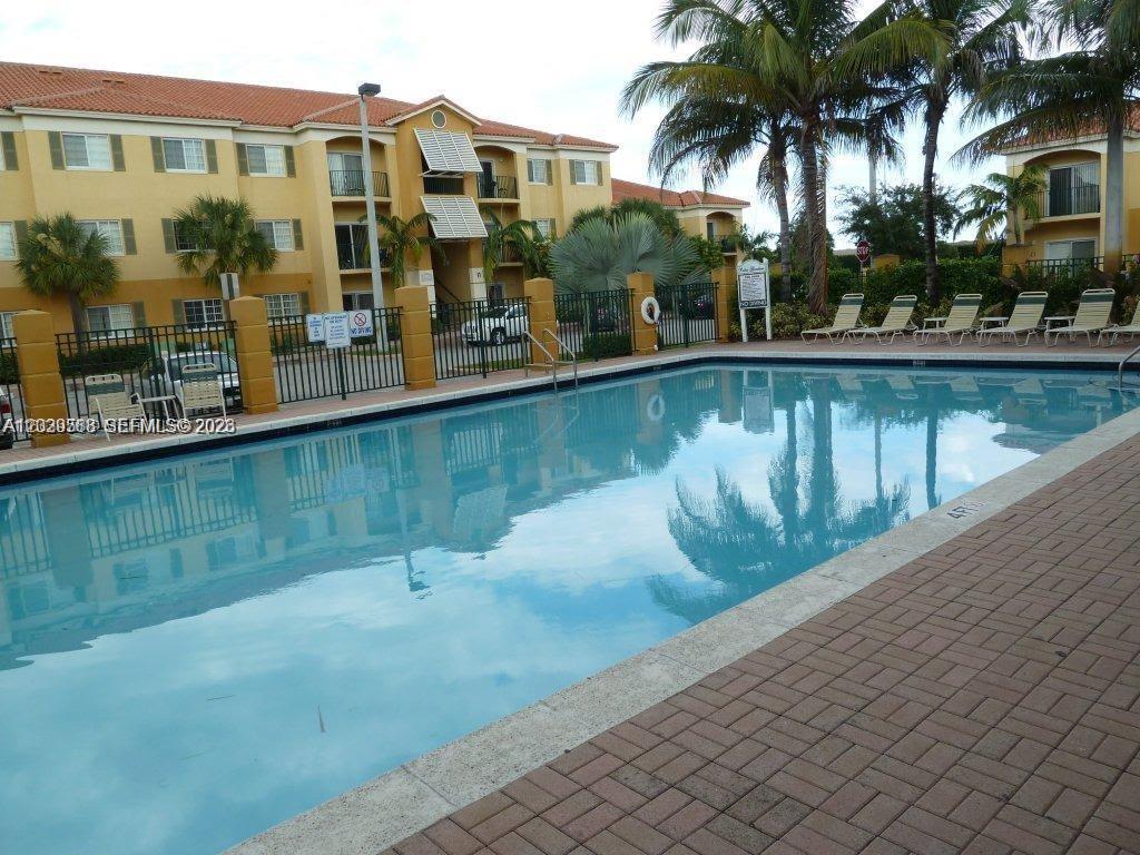 PALM GARDENS AT DORAL CON - Residential