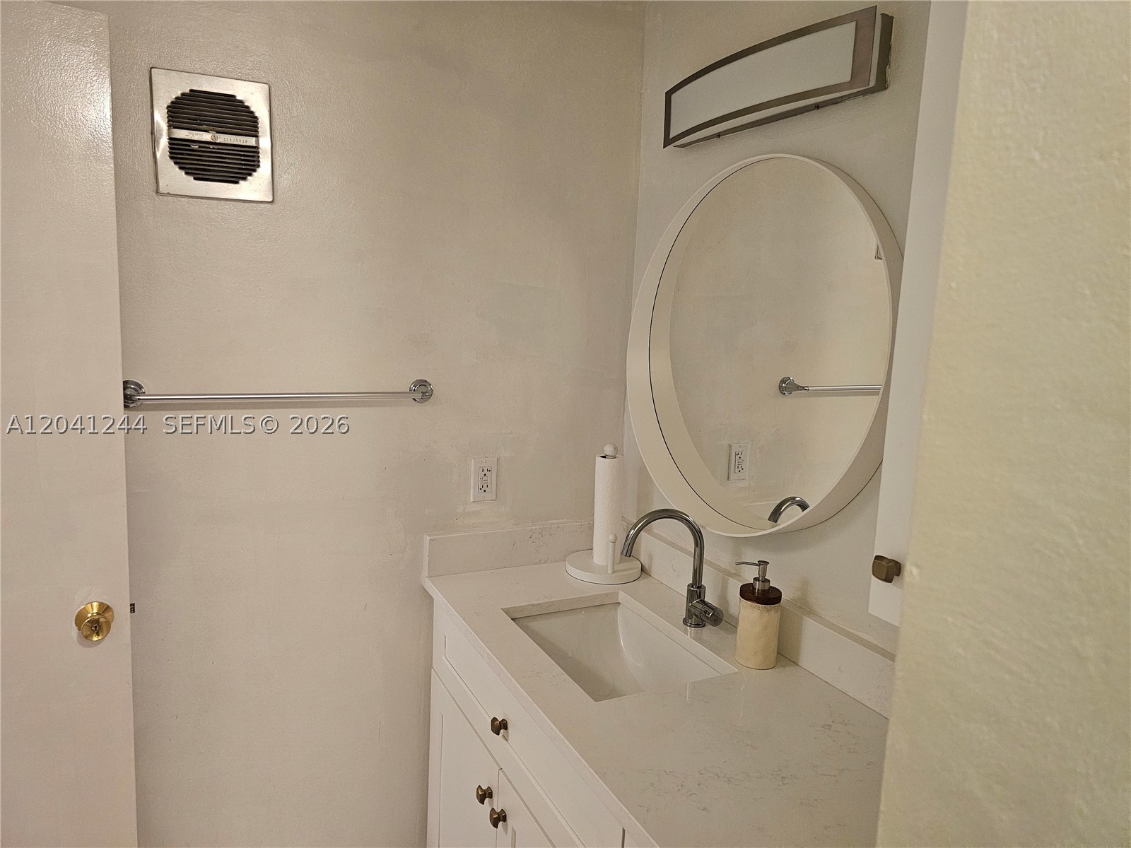 FIRST GULFSTREAM GARDEN - Residential Lease
