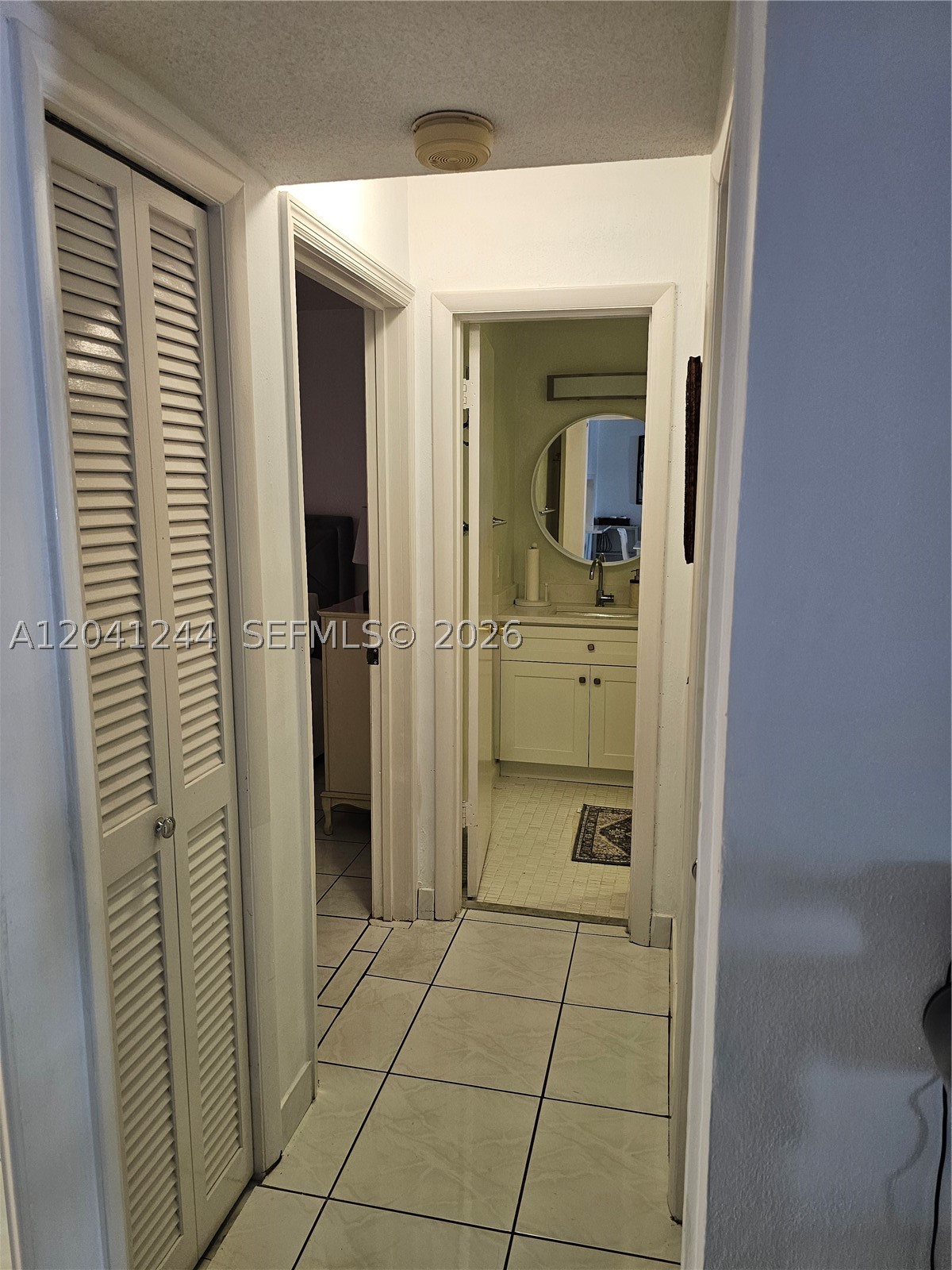 FIRST GULFSTREAM GARDEN - Residential Lease